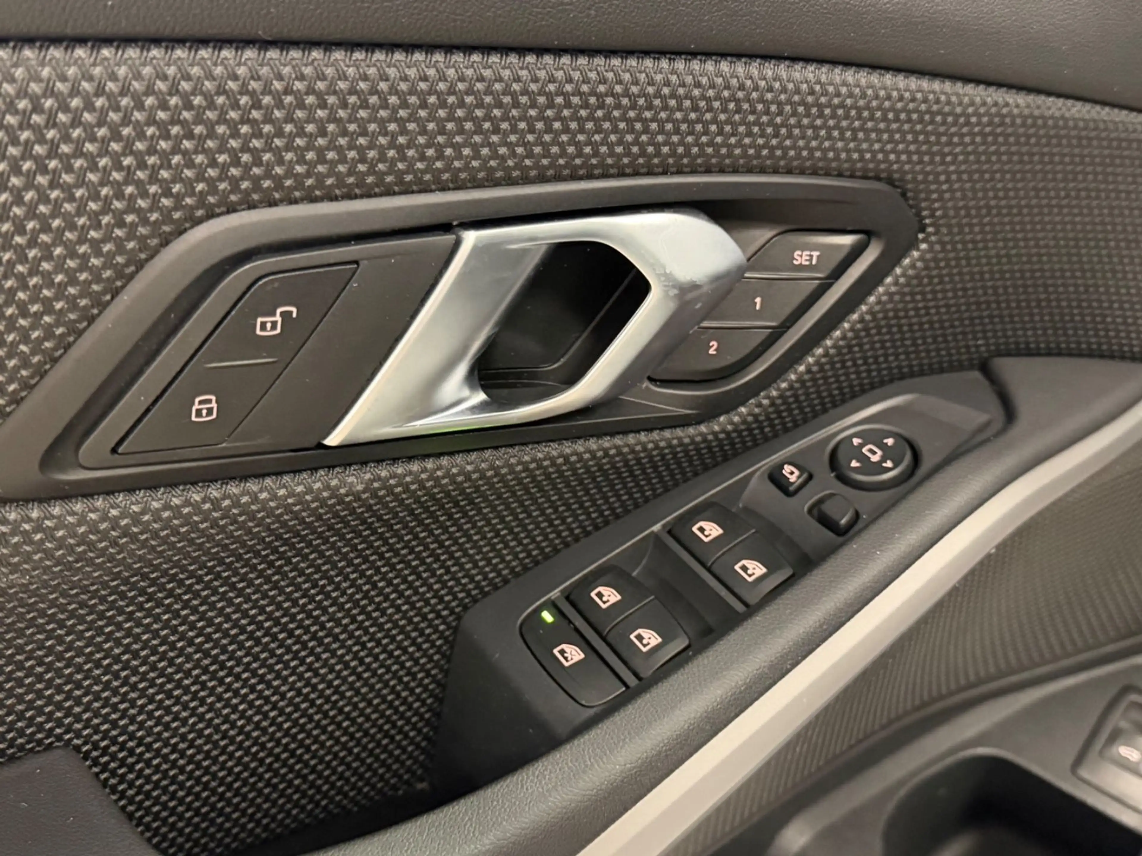 BMW 318 d Advantage/Aut/Navi/KeyLess/HUD/Park&DrivAss — photo 15