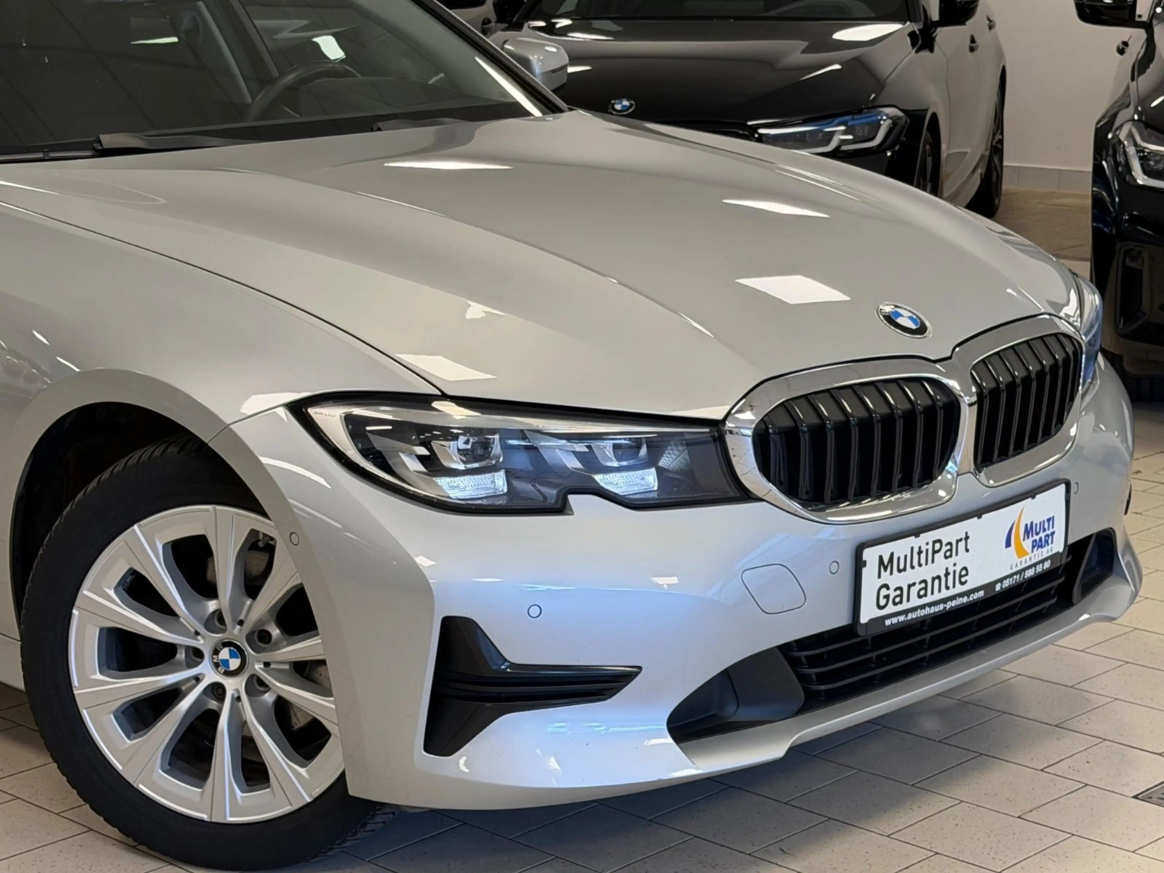 BMW 318 d Advantage/Aut/Navi/KeyLess/HUD/Park&DrivAss — photo 4