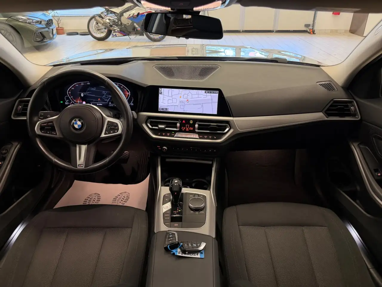 2021 BMW 318 d Advantage/Aut/Navi/KeyLess/HUD/Park&DrivAss, photograph 3