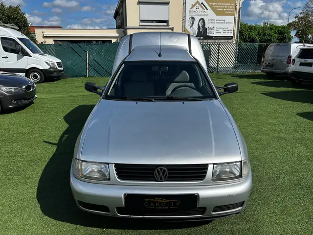 Volkswagen Caddy view 2