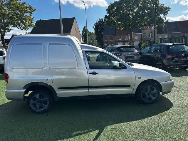 Volkswagen Caddy view 8