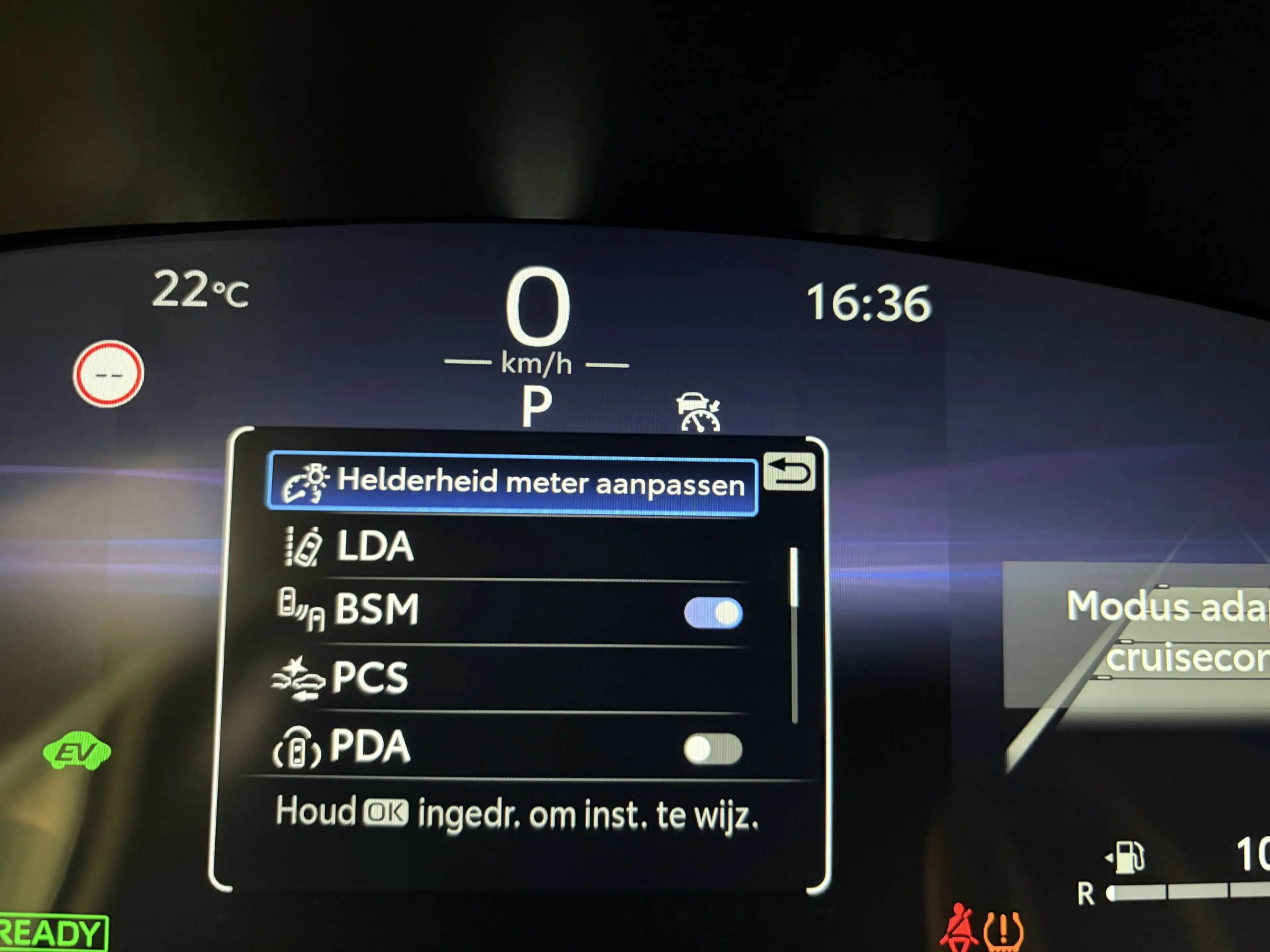 Toyota Corolla Cross Hybrid 140 STYLE/PDC/CAM/DODE HOEK/EL A KLEP/NAVI/ — photo 26