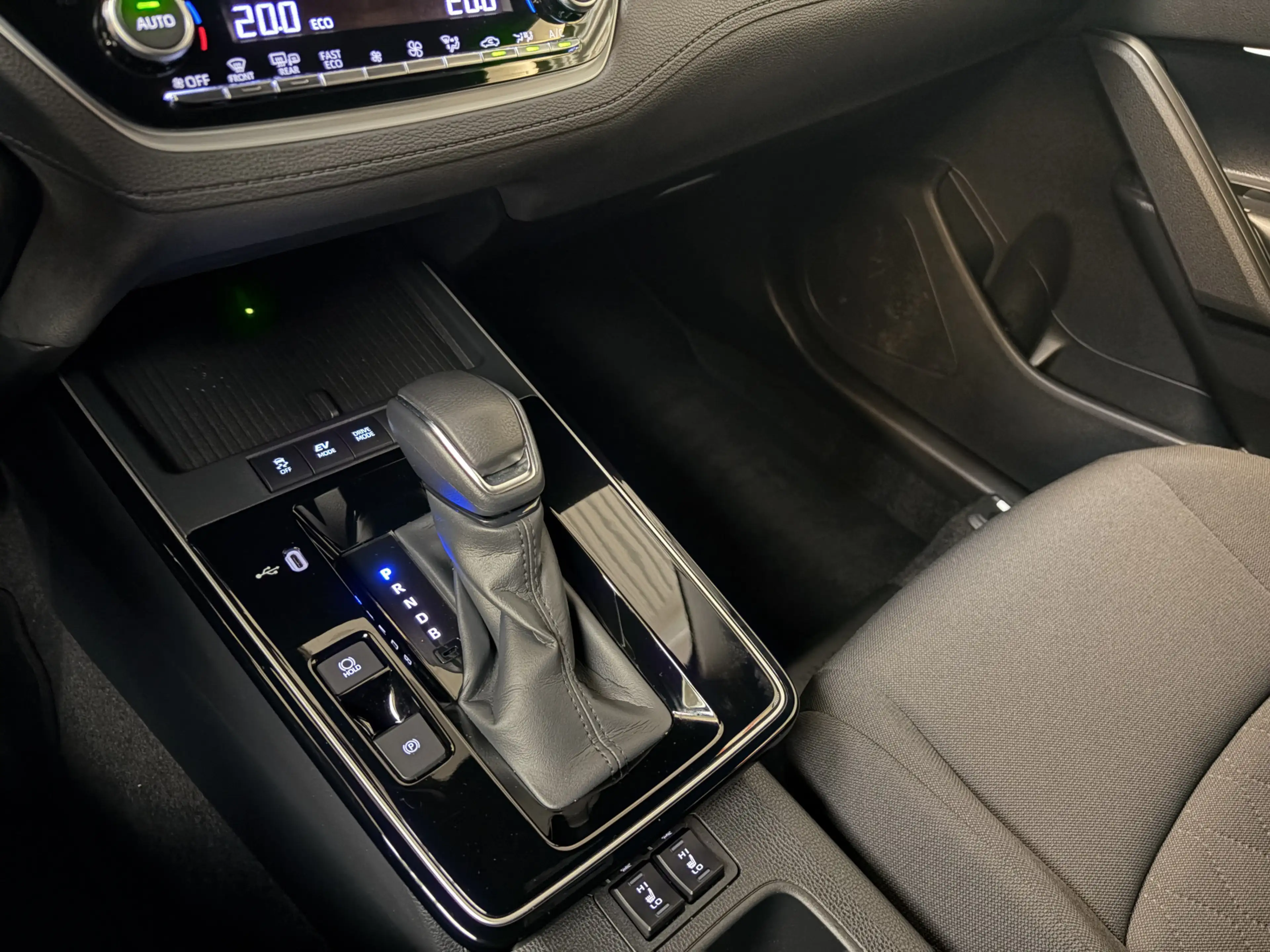 Toyota Corolla Cross Hybrid 140 STYLE/PDC/CAM/DODE HOEK/EL A KLEP/NAVI/ — photo 7