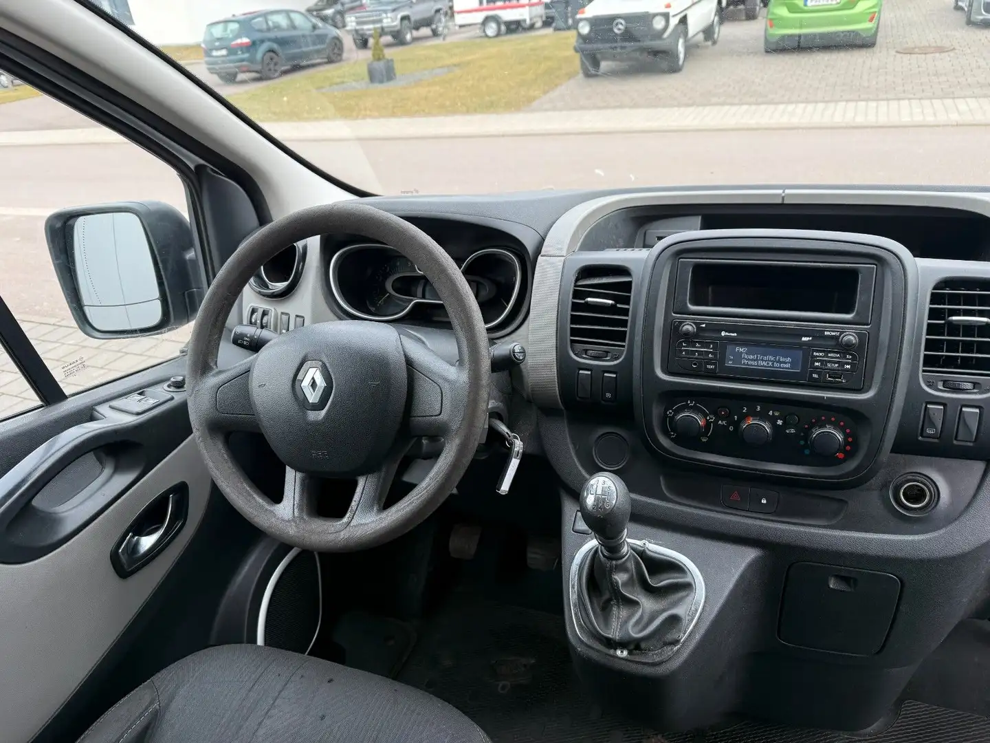 Renault Trafic Kasten L1H1 2,7t Komfort KLIMA Weiß - 2