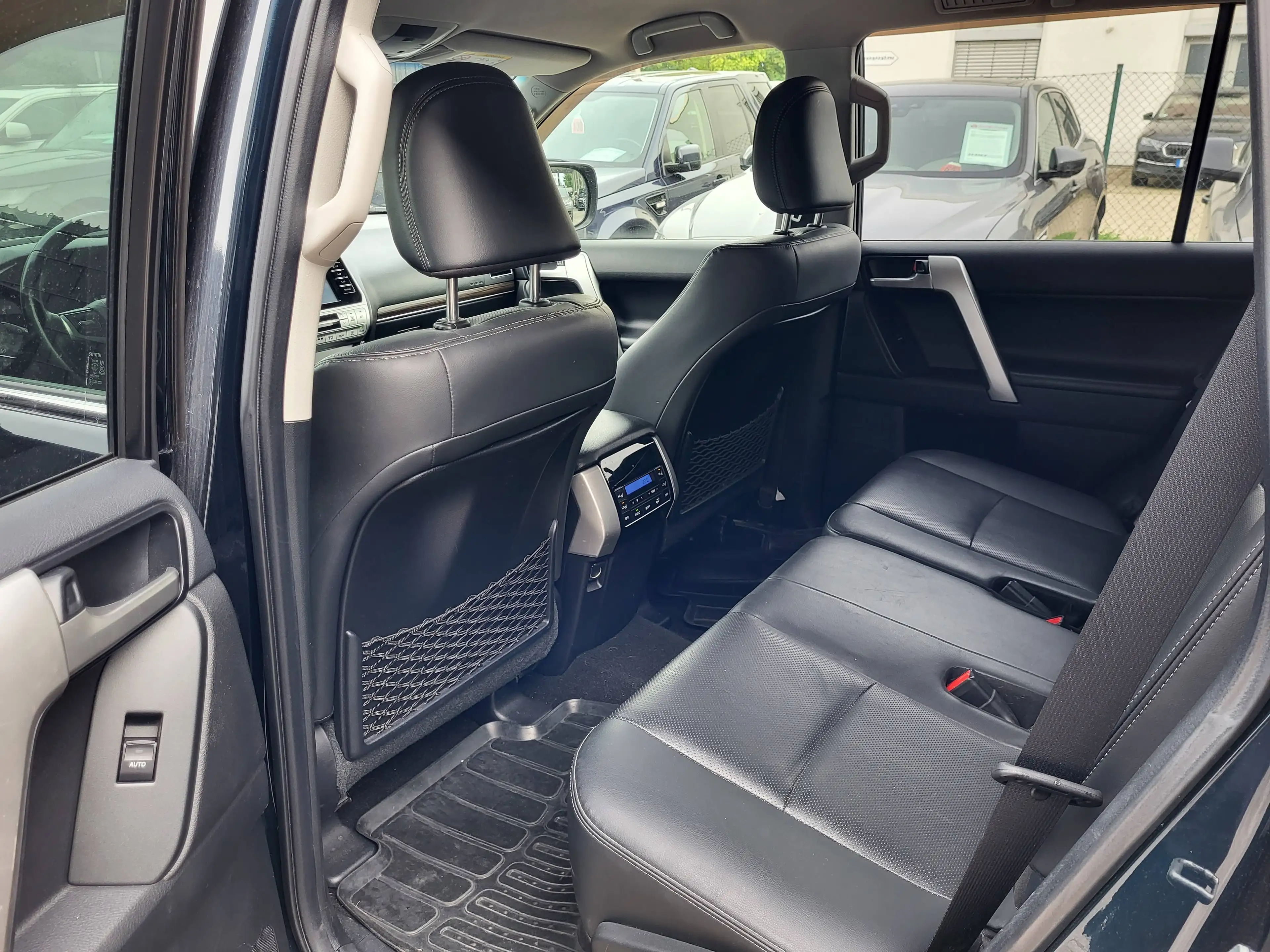 Toyota Land Cruiser Prado 2.8 D-4D VXL *Navi| Kamera| Klima* — photo 4