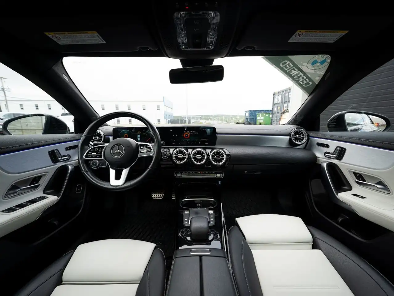 Mercedes-Benz CLA снимка Mercedes-Benz CLA