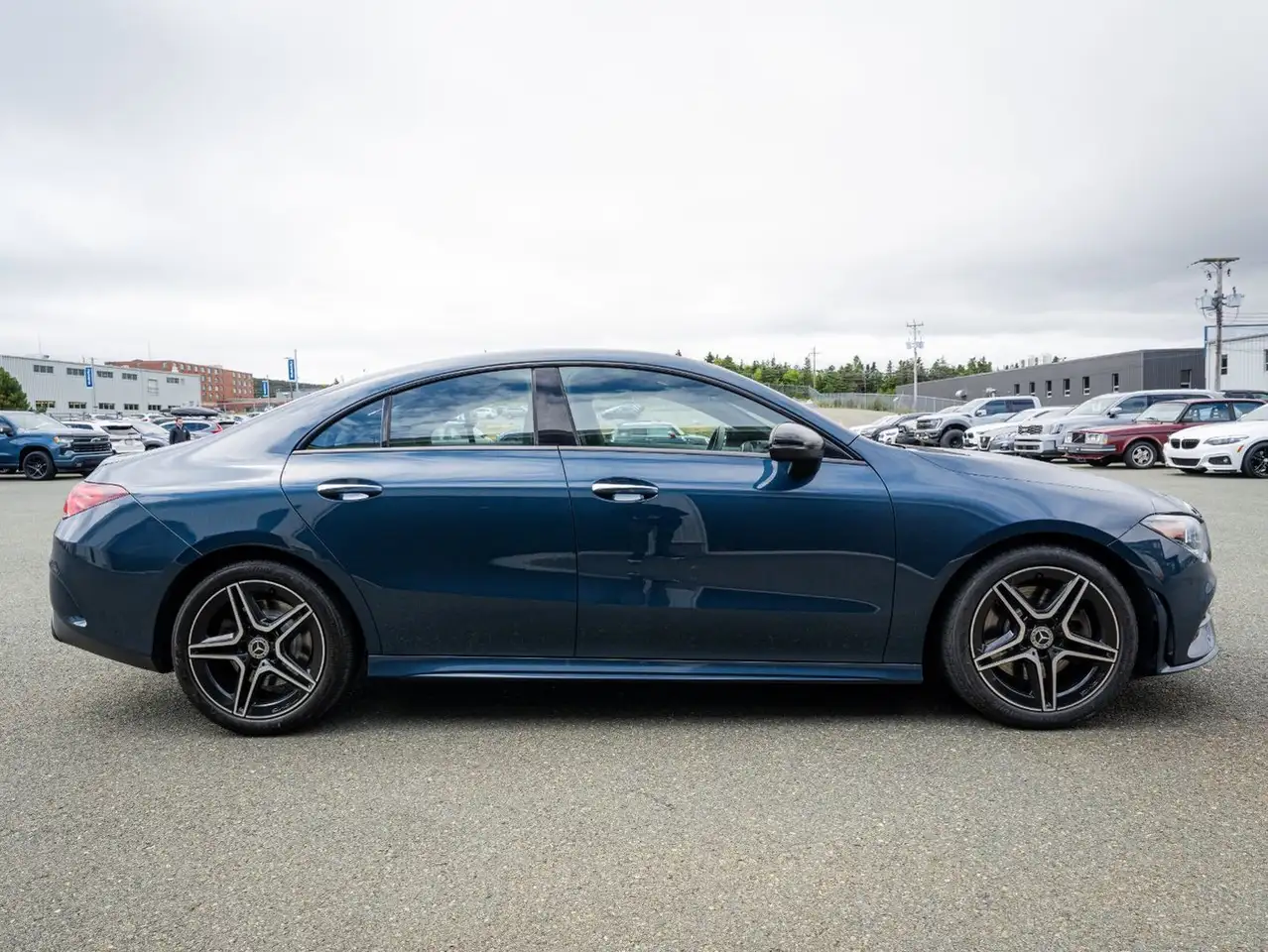 Mercedes-Benz CLA снимка Mercedes-Benz CLA