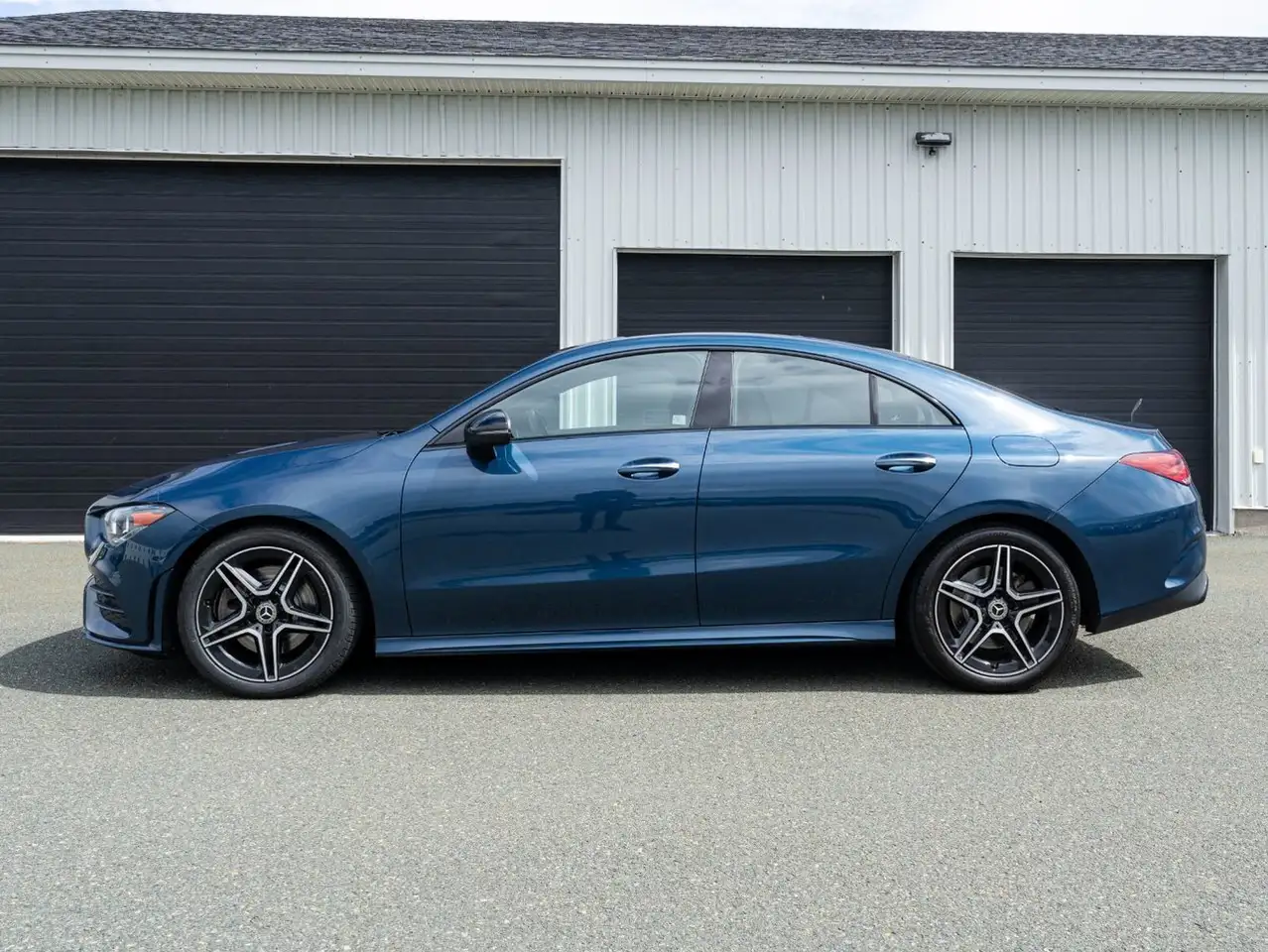 Mercedes-Benz CLA снимка Mercedes-Benz CLA