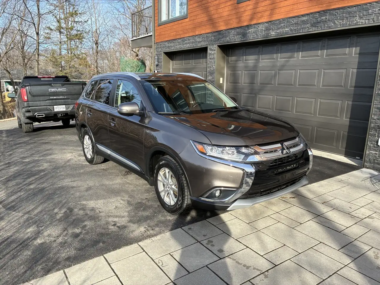 Mitsubishi Outlander снимка Mitsubishi Outlander