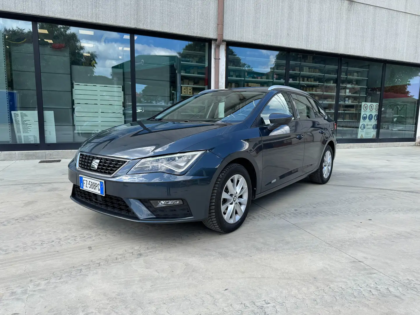 SEAT Leon Leon ST 1.6 tdi Business 115cv my19 Grigio - 1