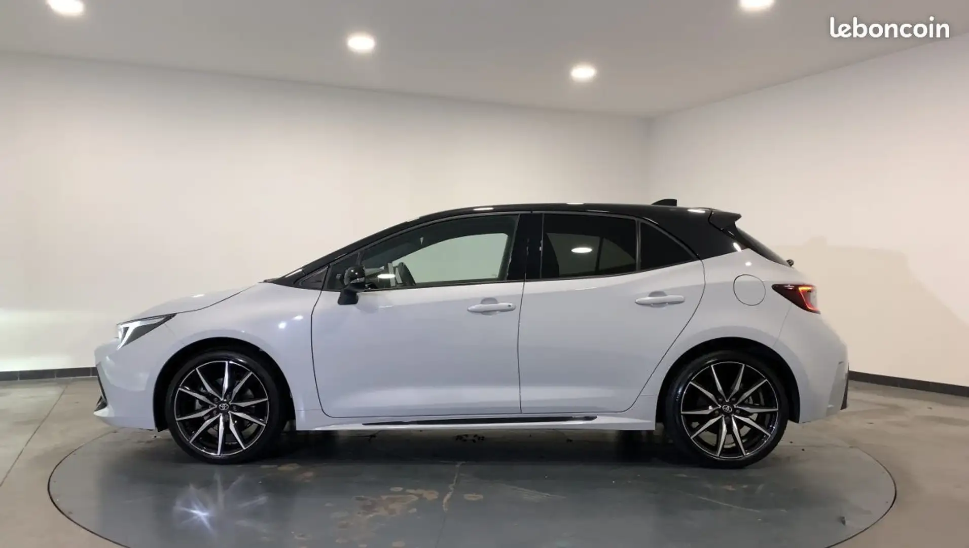 Toyota Corolla 2.0 Hybride 196ch GR Sport Blanco - 2