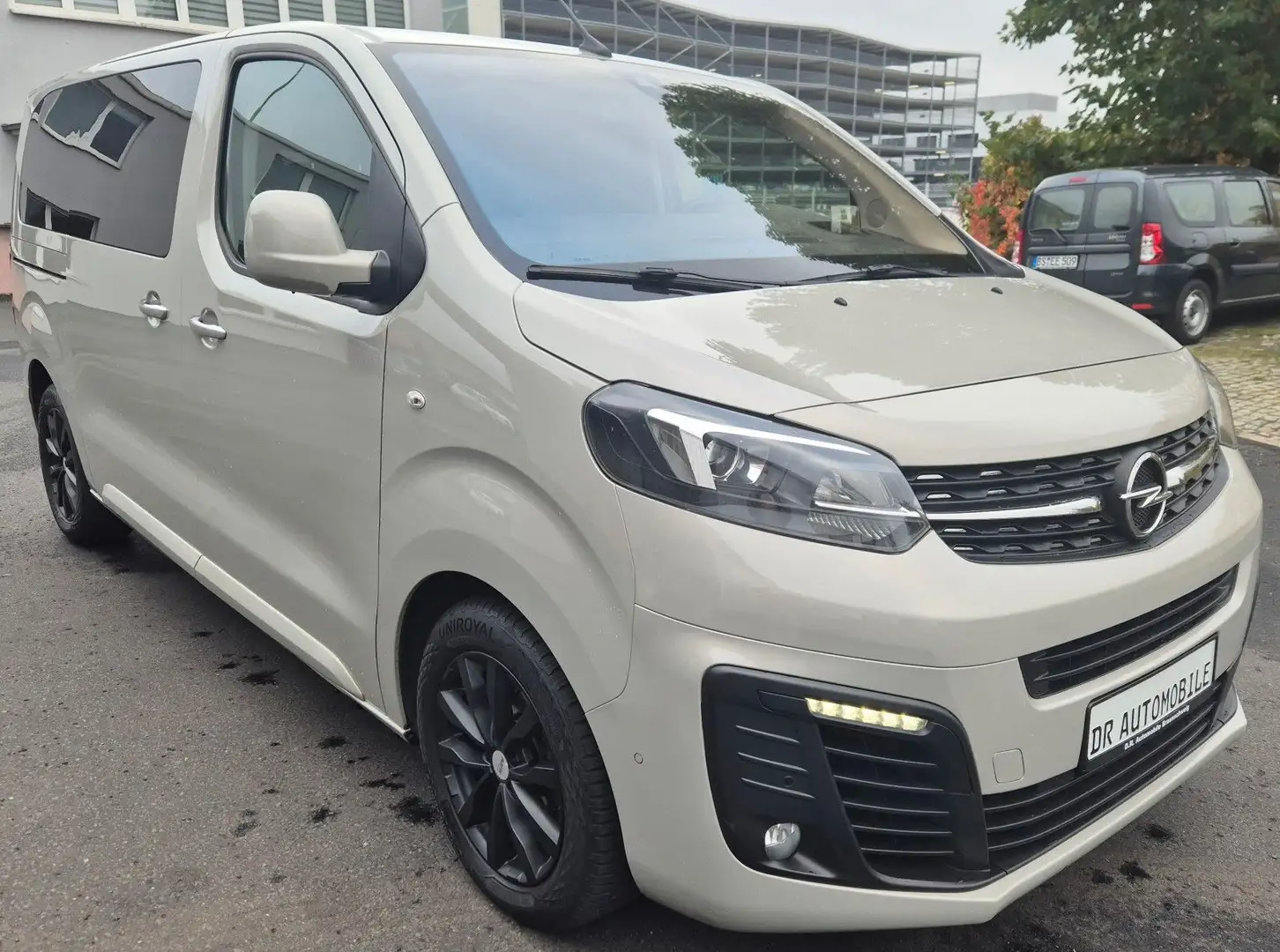 Opel Zafira Life 2.0 Diesel HuD Klima Navi APP AHK Grau - 2