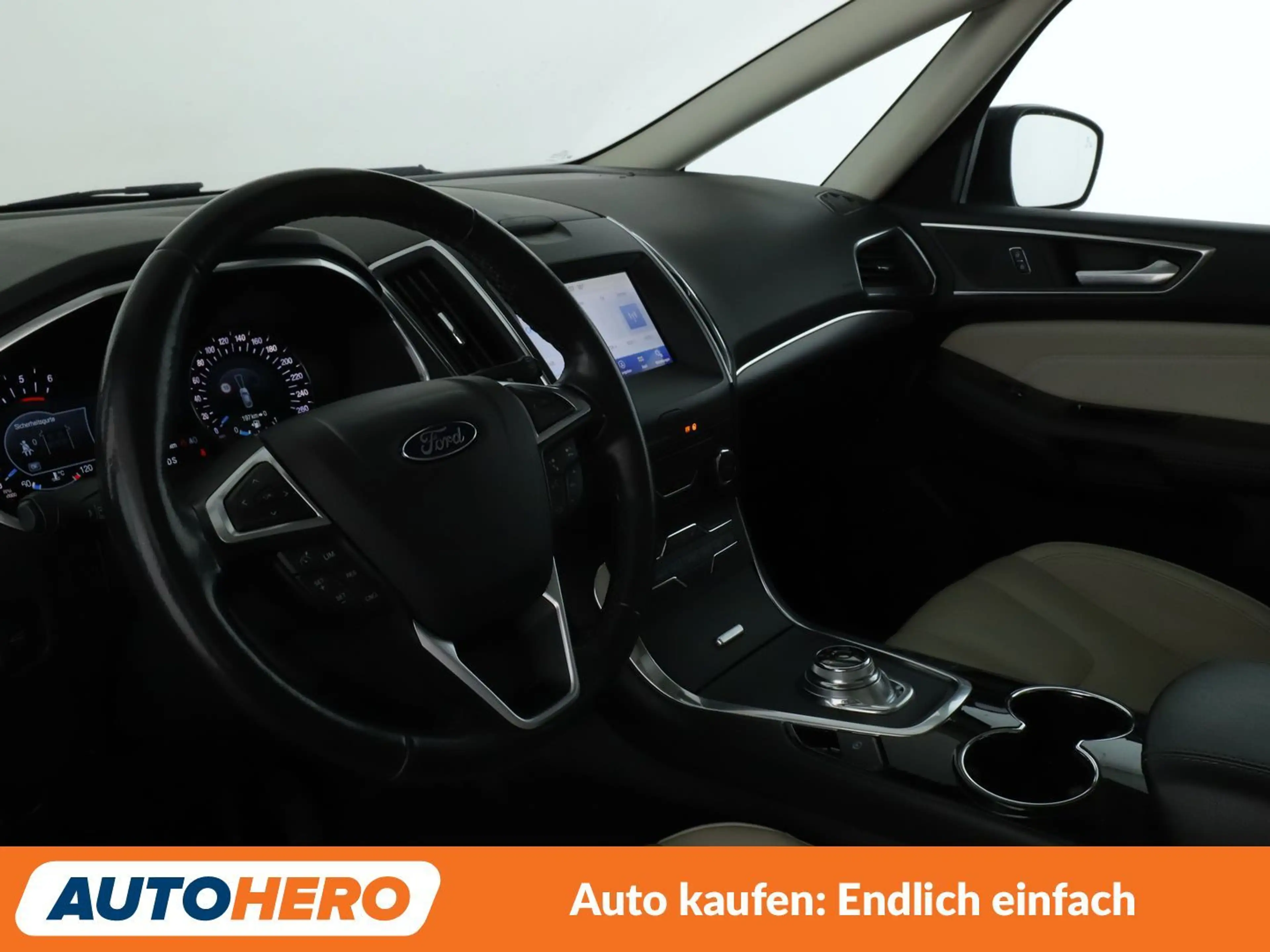 Ford S-Max 2.0 TDCi EcoBlue Titanium — photo 11