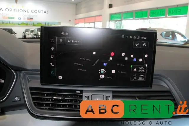 Audi Q5 view 14
