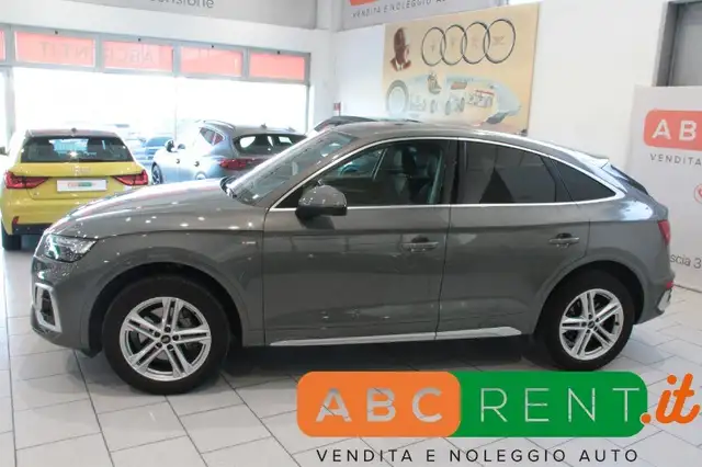 Audi Q5 view 4