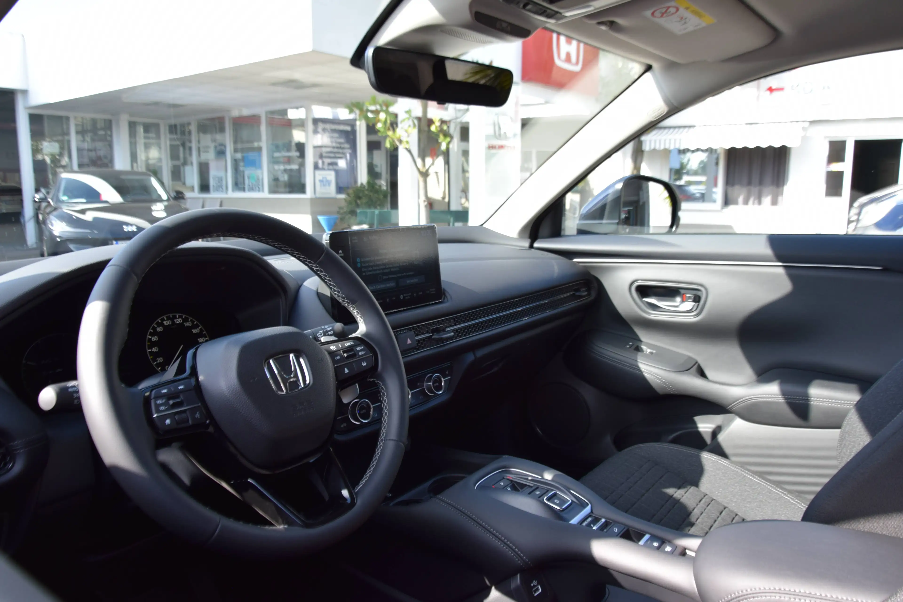 Honda ZR-V ZR-V e:HEV 2.0 i-MMD Hybrid Elegance — photo 12
