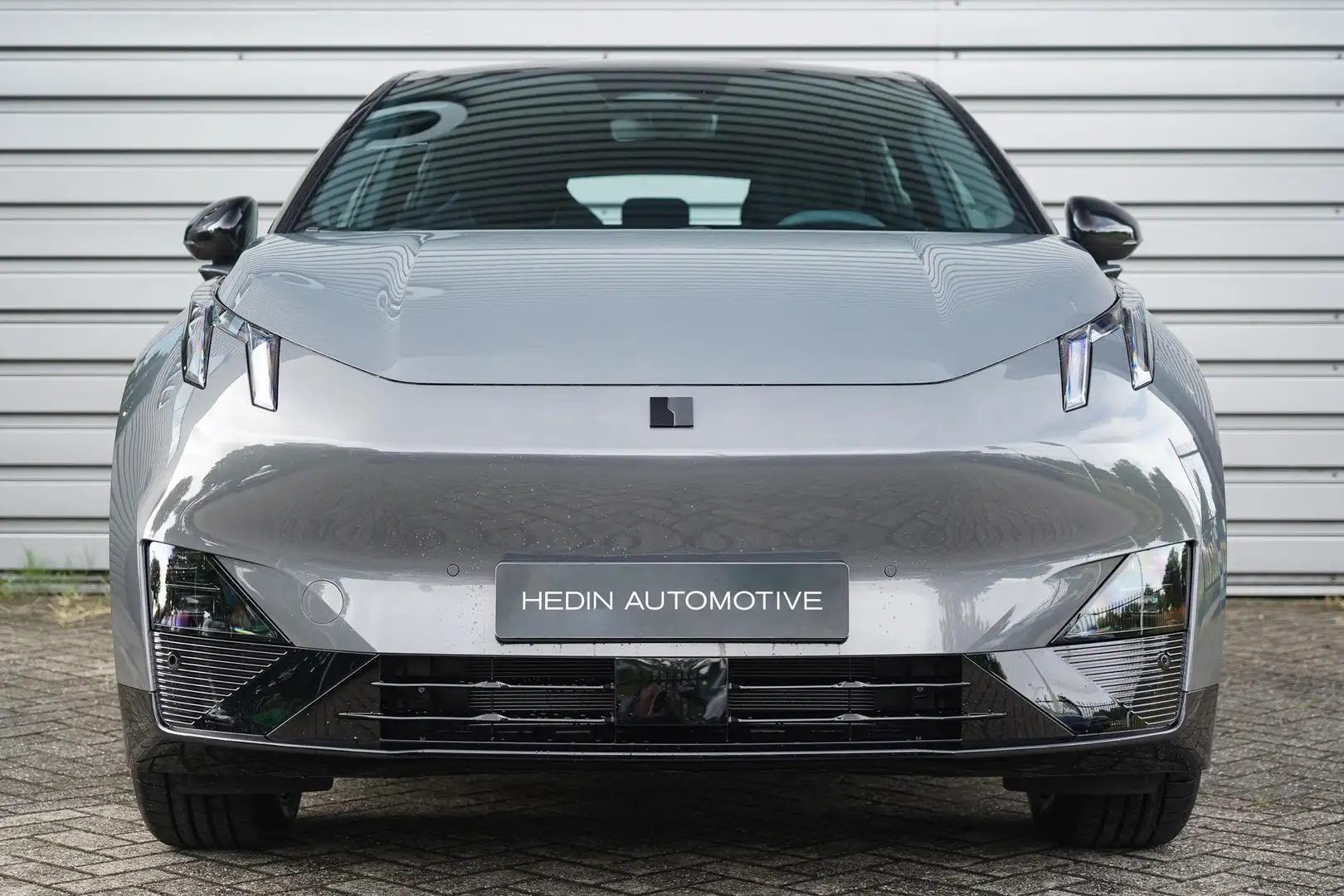 Lynk & Co 02 Core 66 kWh Grijs - 2