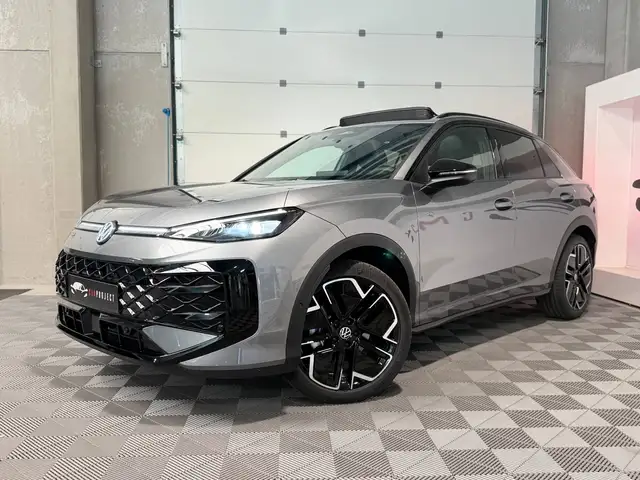 Volkswagen T-Roc view 2