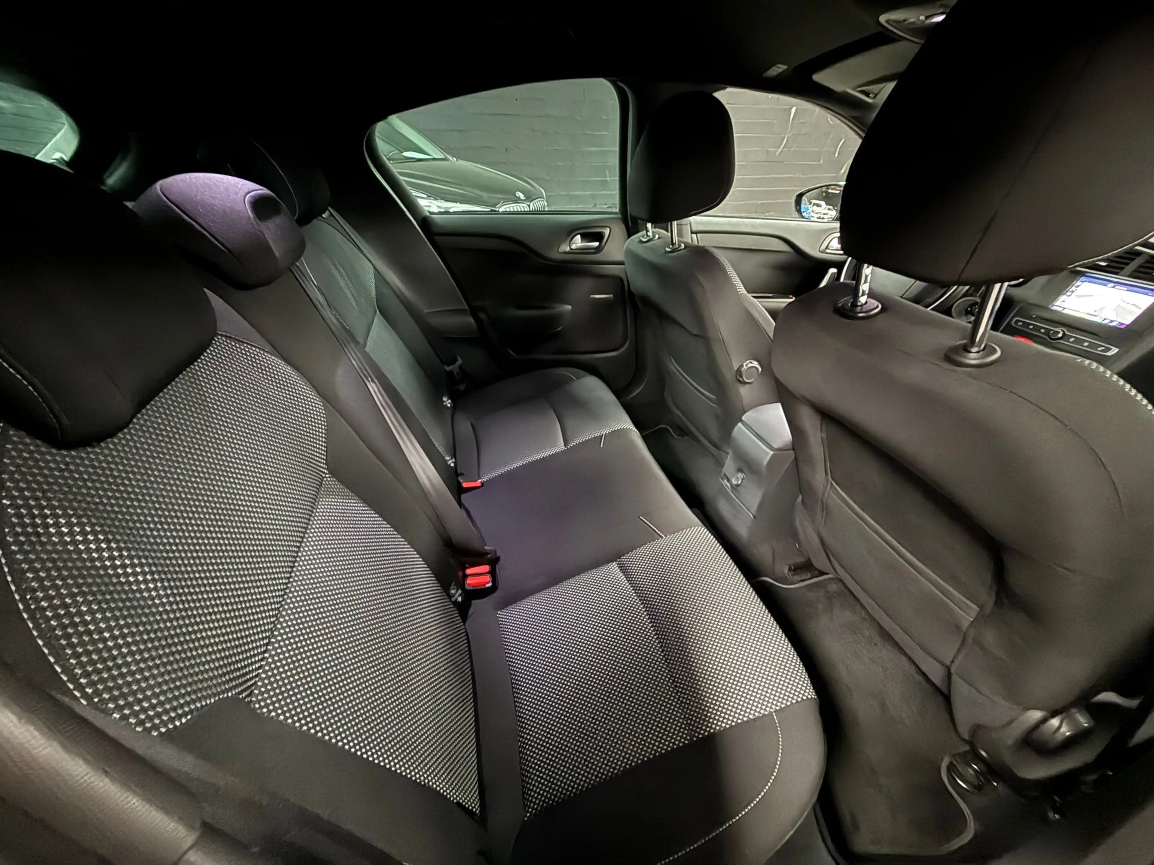 DS Automobiles DS 4 DS 4 1.2i * GPS * CLIM AUTO * RADAR AV/AR * JANTES — photo 11