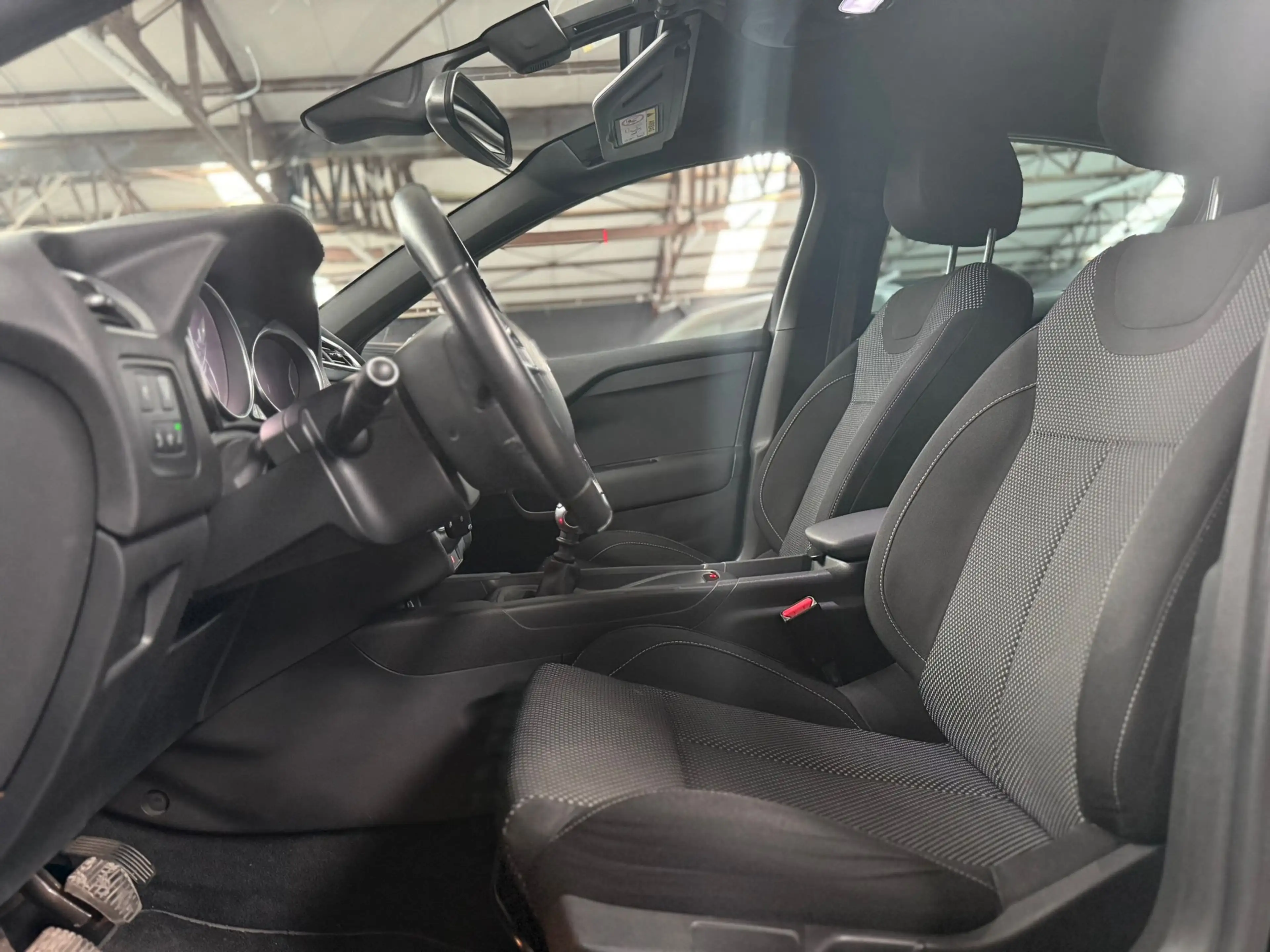 DS Automobiles DS 4 DS 4 1.2i * GPS * CLIM AUTO * RADAR AV/AR * JANTES — photo 8