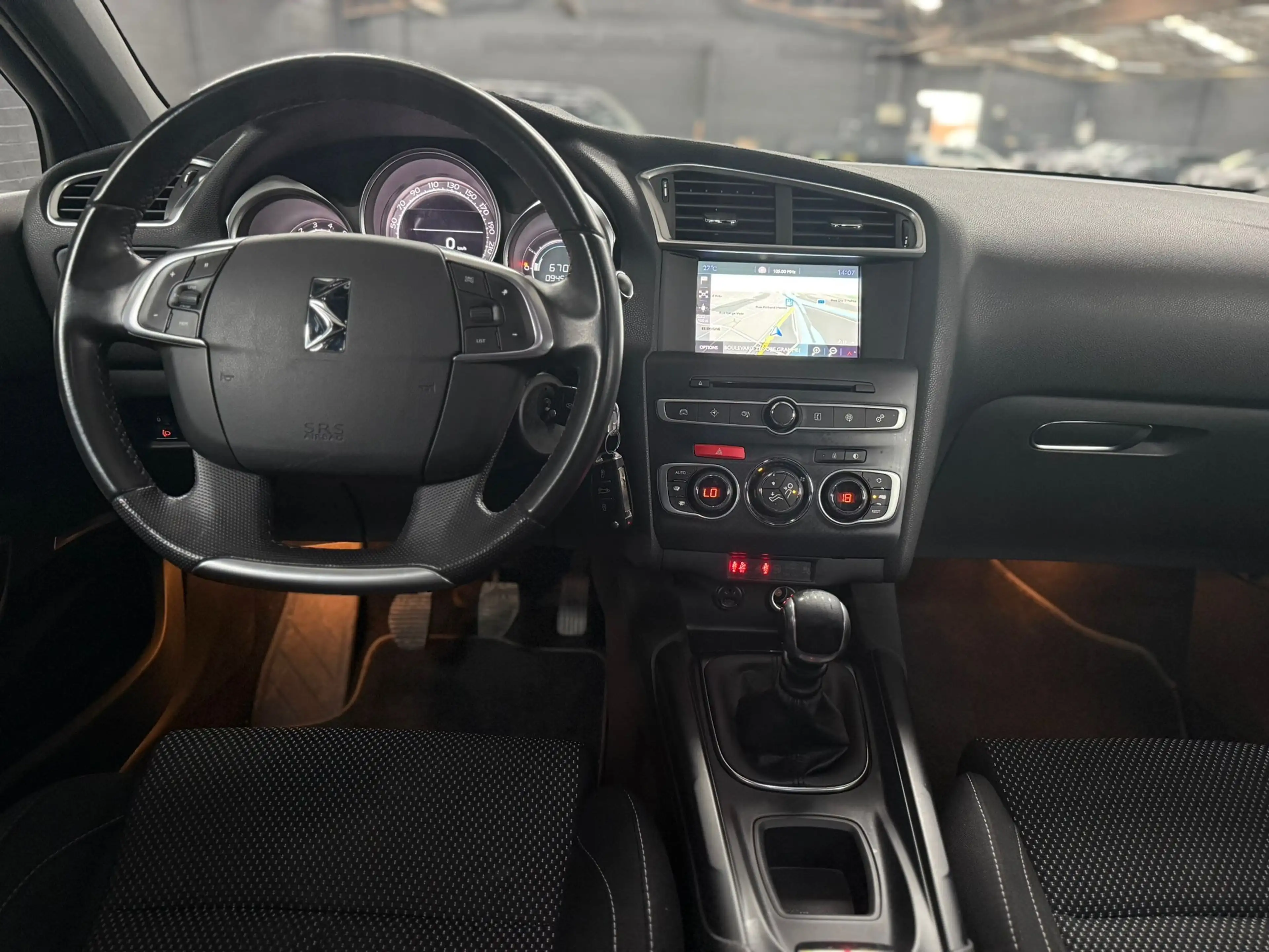 DS Automobiles DS 4 DS 4 1.2i * GPS * CLIM AUTO * RADAR AV/AR * JANTES — photo 10
