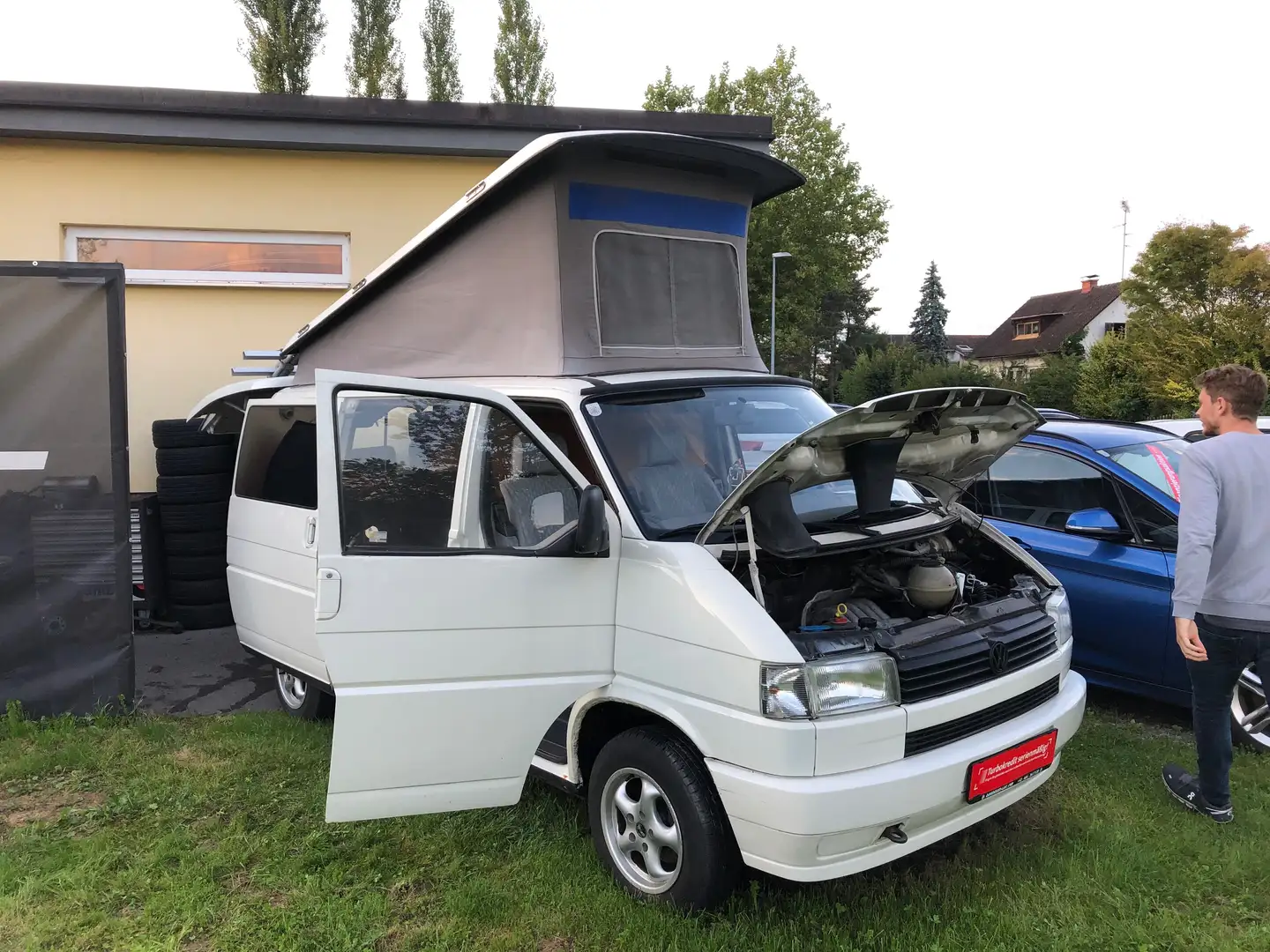 Volkswagen T4 Caravelle Caravelle 2-2-2 GL Syncro Ds. mit Aufstelldach bijela - 2