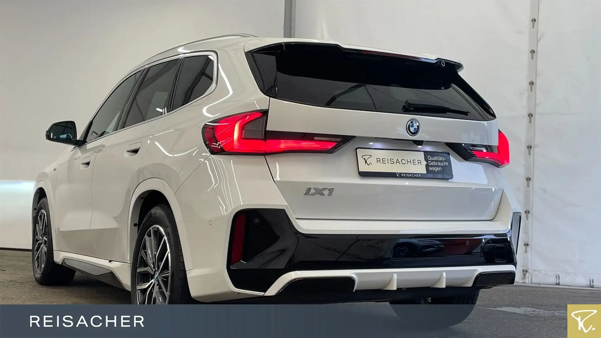 BMW iX1 IX1 A XDR.30 MSport AHK LCPro HuD 360° PDC ACC Weiß - 2