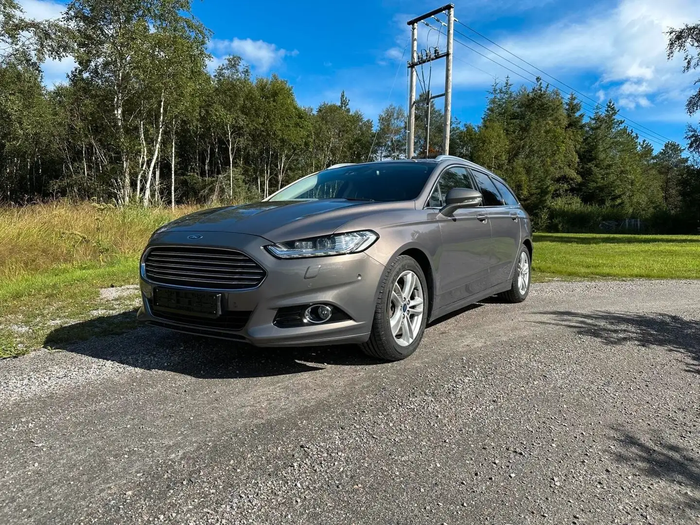 Ford Mondeo Mondeo Turnier 1.6 TDCi ECOnetic Start-Stopp Trend Braun - 2