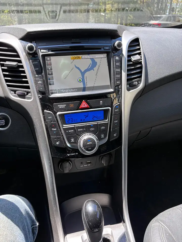 Hyundai ELANTRA снимка Hyundai ELANTRA