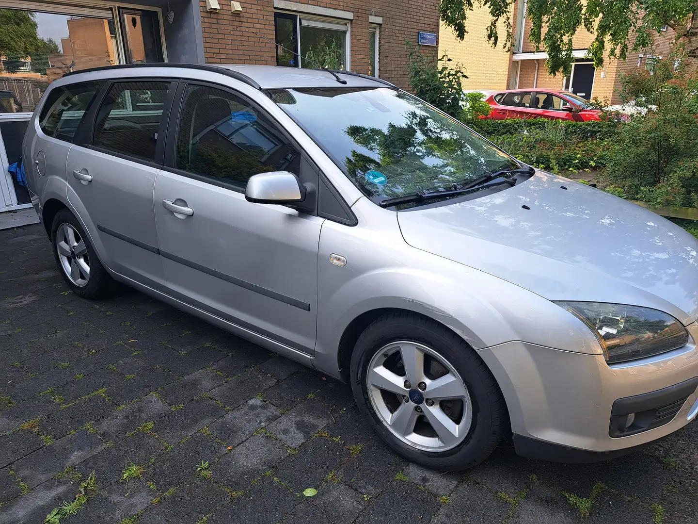 Ford Focus Focus 1.6-16V Futura Grijs - 1