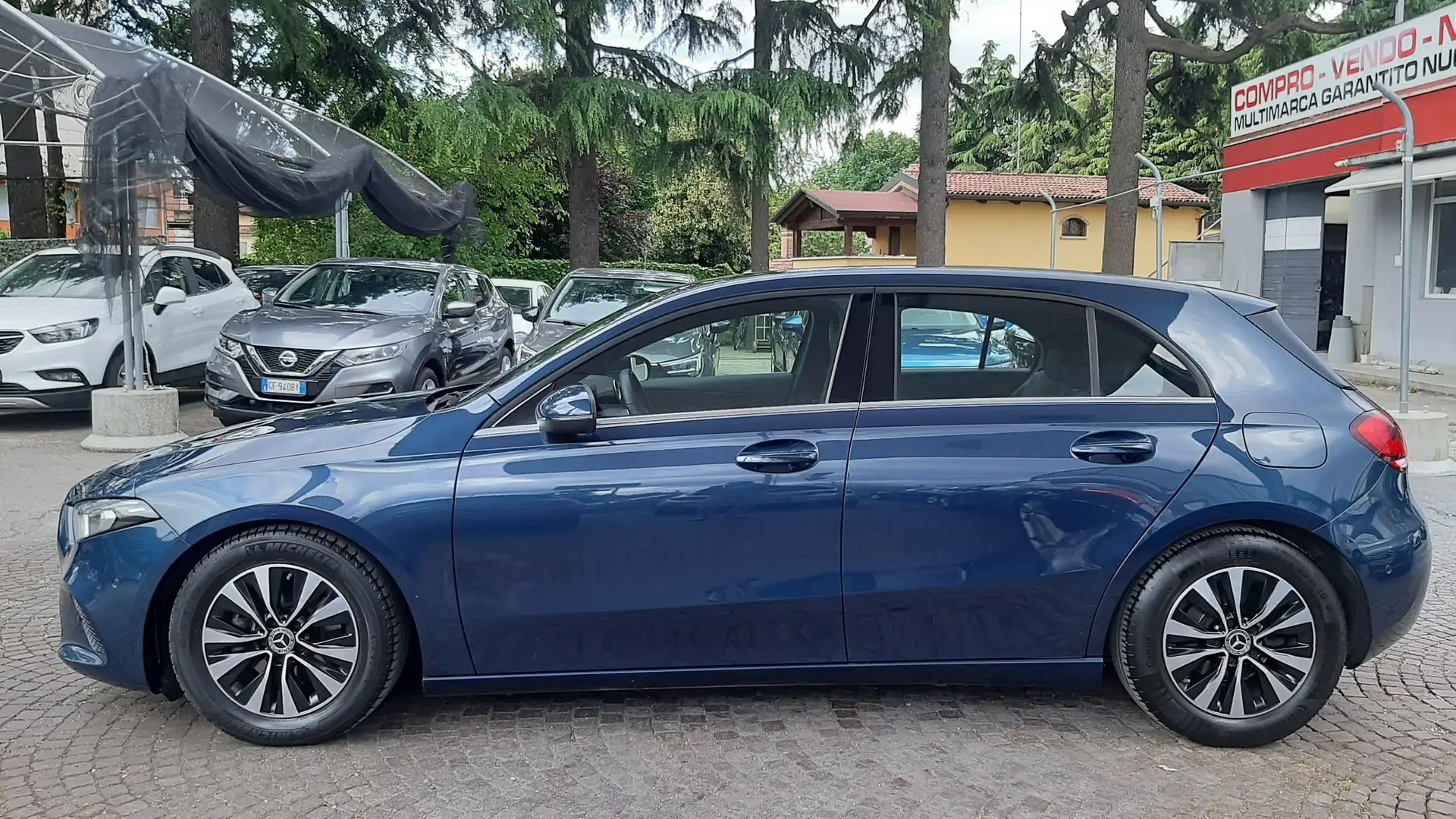 Mercedes-Benz A 180 Extra Bleu - 2