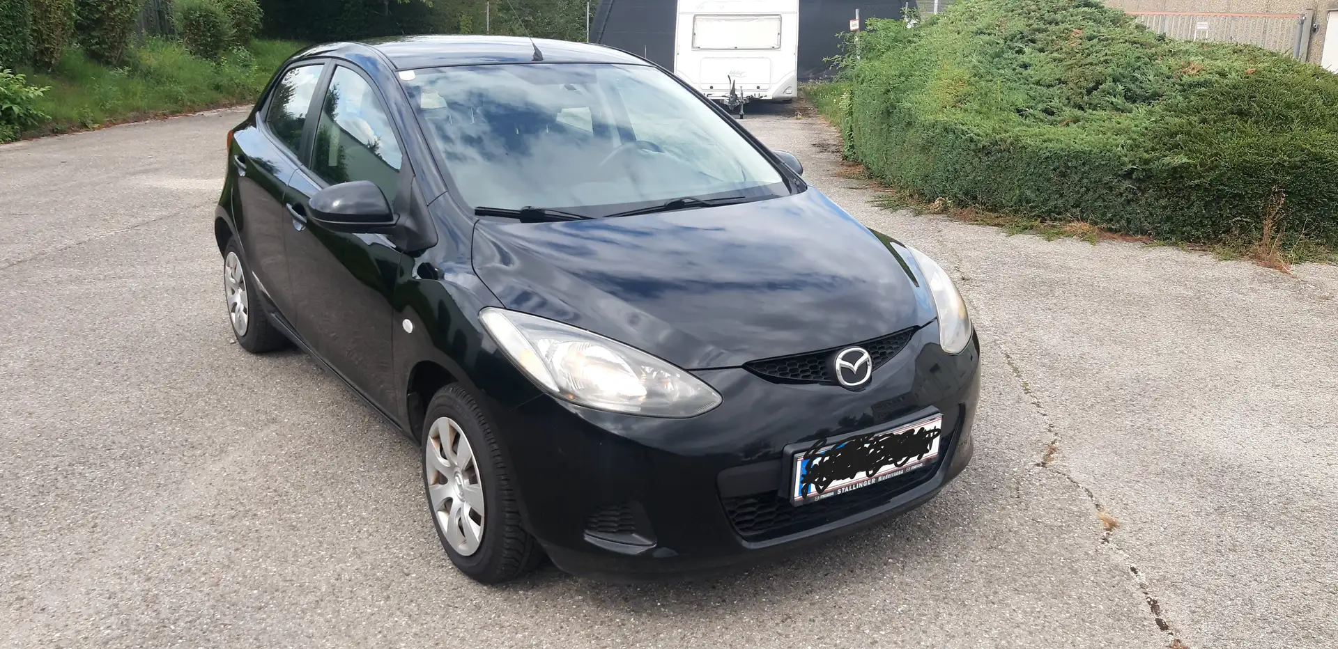 Mazda 2 Mazda 2 1,3i **NEUES PICKERL bis 07.2026** Schwarz - 2