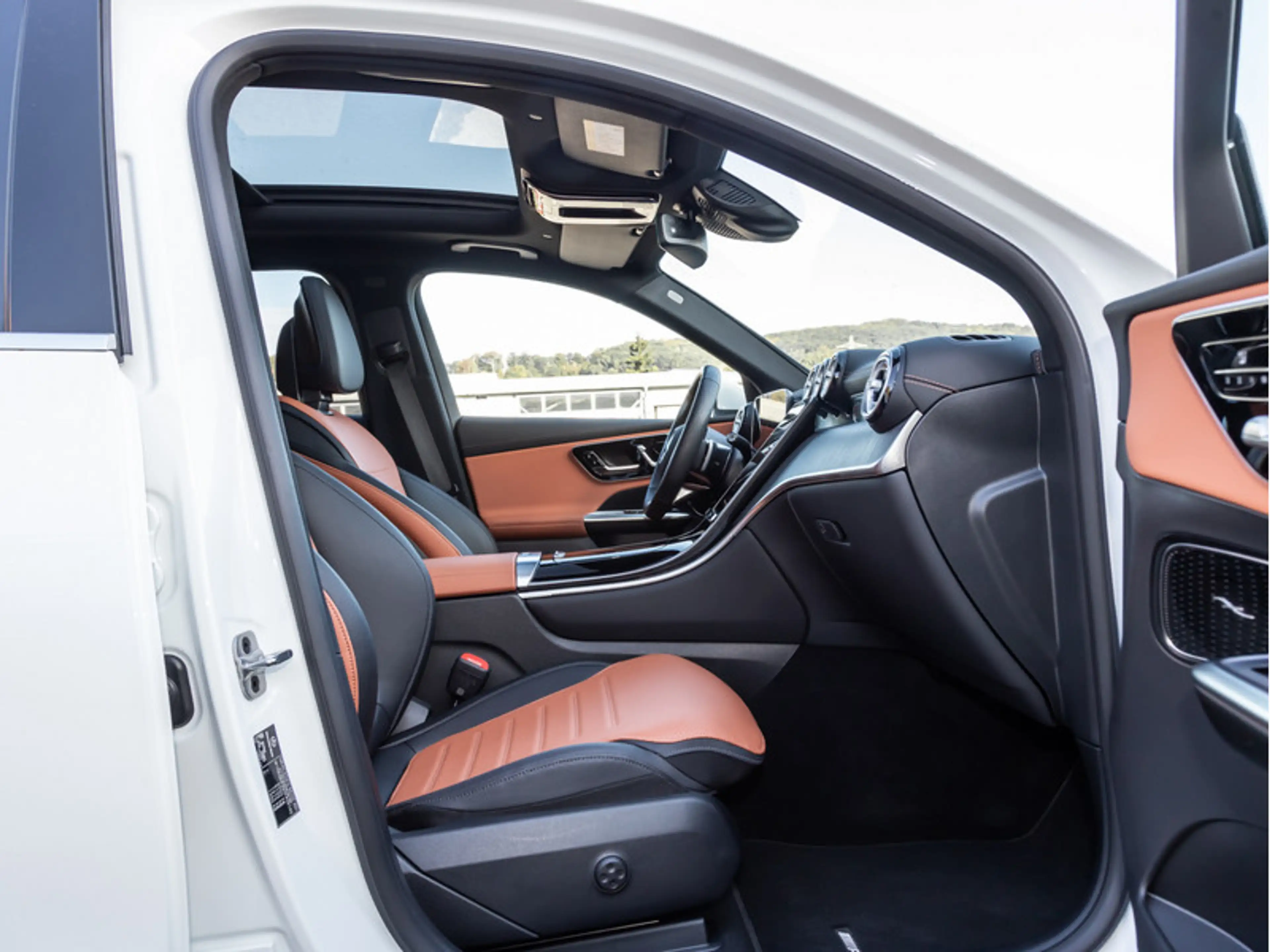 Mercedes-Benz GLC 220 d 4M AMG-Sport/DIGITAL/360/Pano/AHK/Memo — photo 9