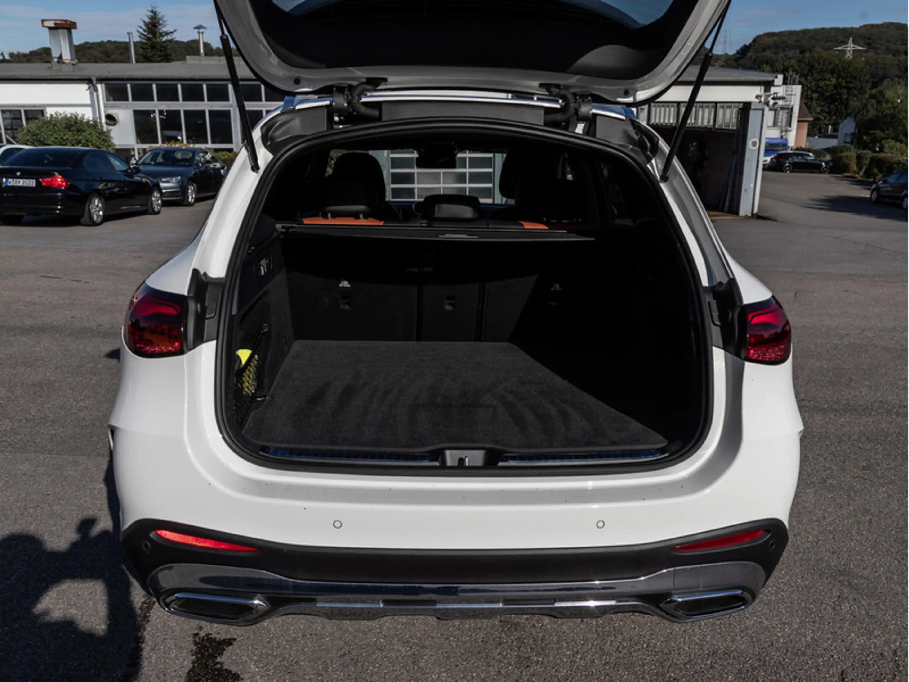 Mercedes-Benz GLC 220 d 4M AMG-Sport/DIGITAL/360/Pano/AHK/Memo — photo 6