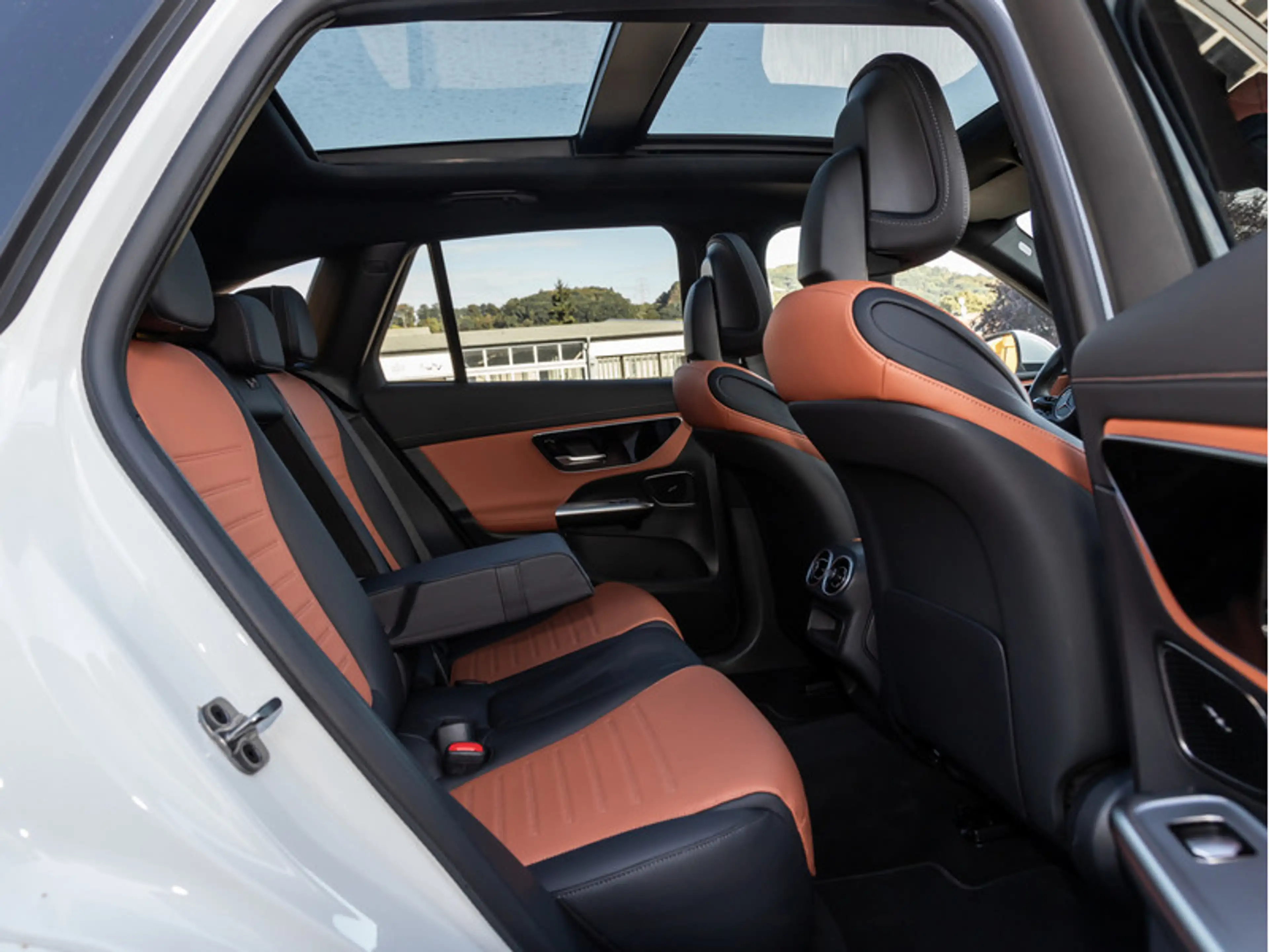Mercedes-Benz GLC 220 d 4M AMG-Sport/DIGITAL/360/Pano/AHK/Memo — photo 10