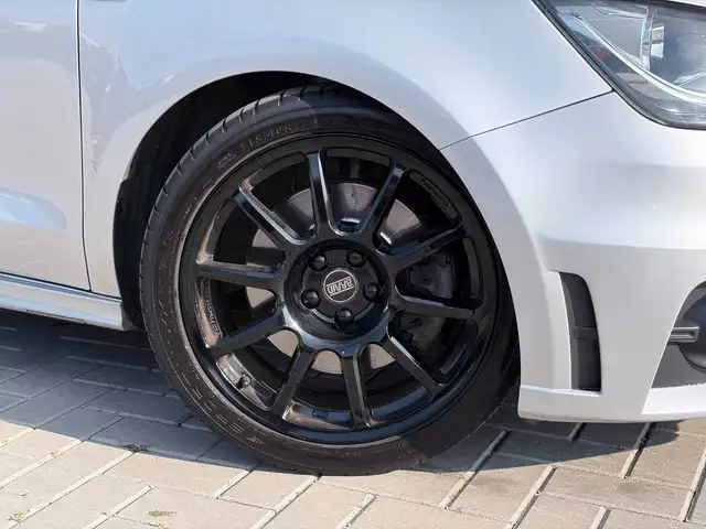 Audi A1 view 10