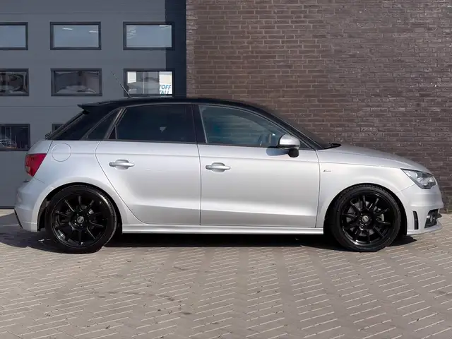 Audi A1 view 3