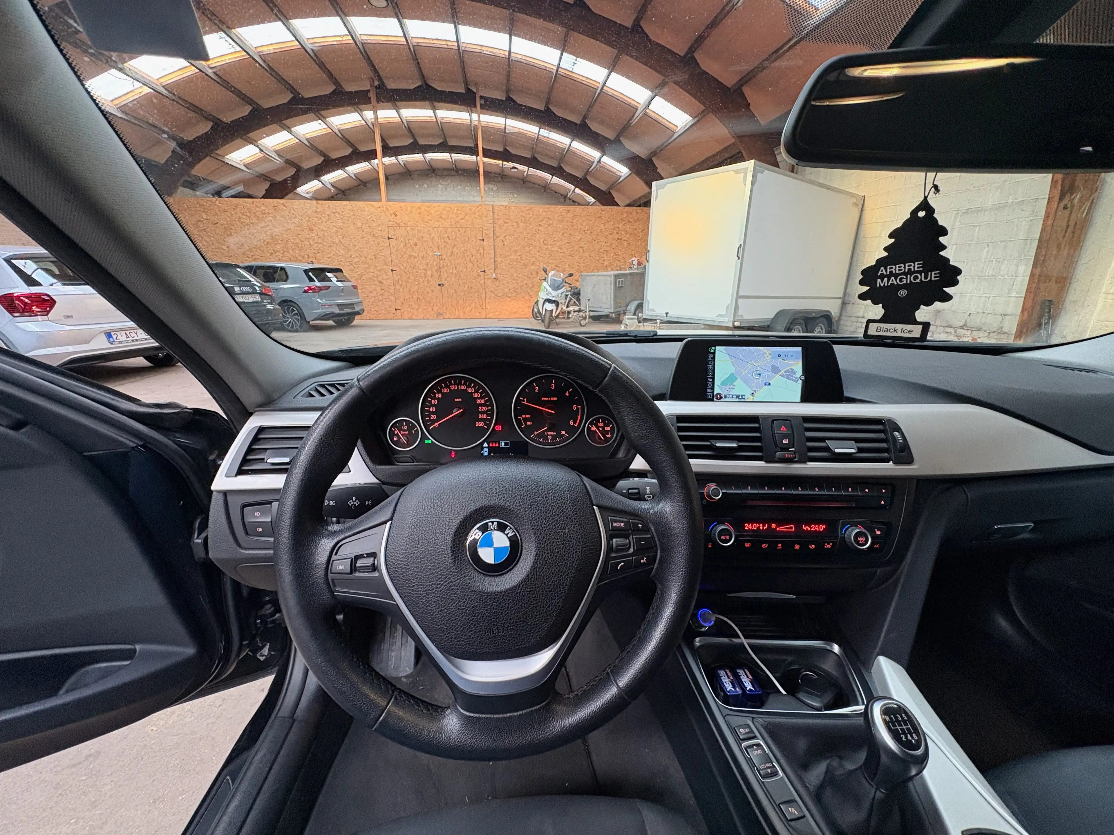 BMW 316 d Touring / RADAR / SIEGES CH / GARANTIE 12 MOIS — photo 14