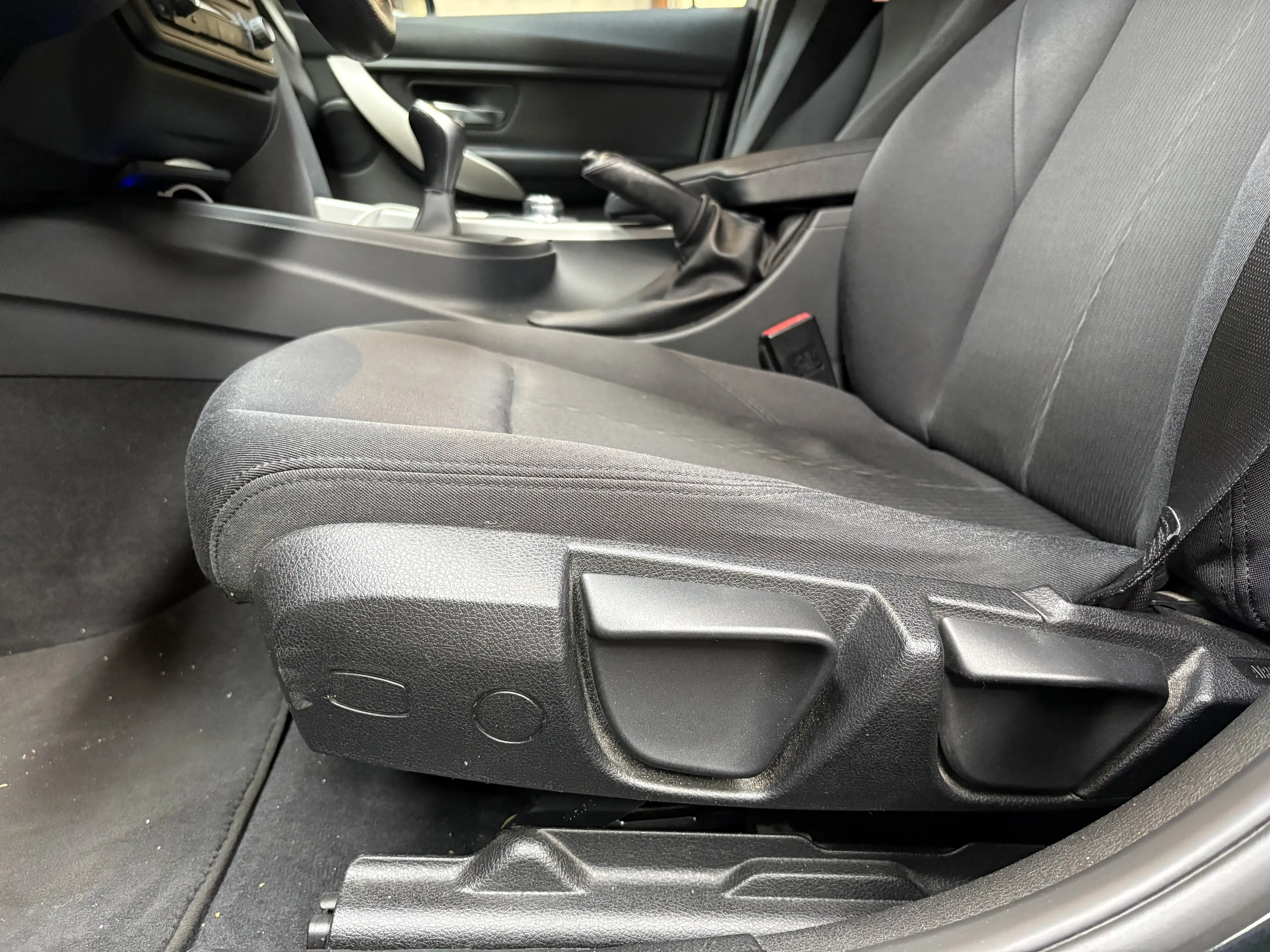 BMW 316 d Touring / RADAR / SIEGES CH / GARANTIE 12 MOIS — photo 11