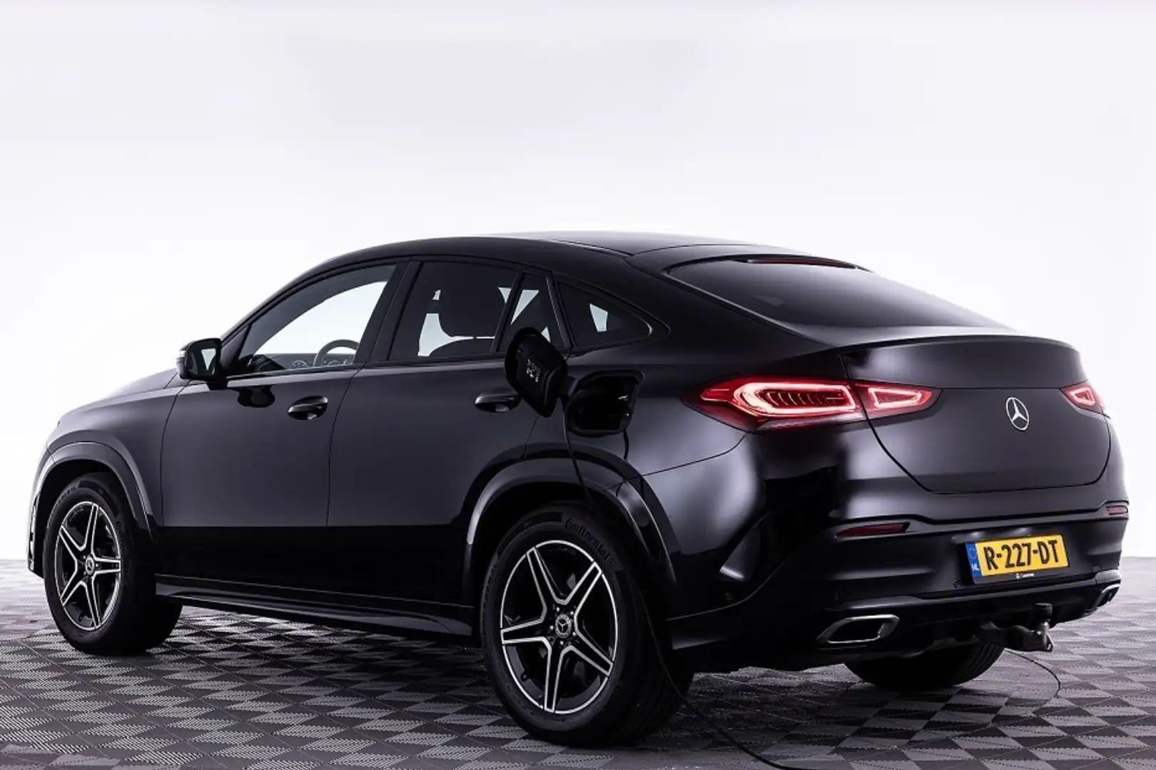 Mercedes-Benz GLE 350 e Coupé 4MATIC AMG Line PHEV | Multibeam LED | NAV Zwart - 2