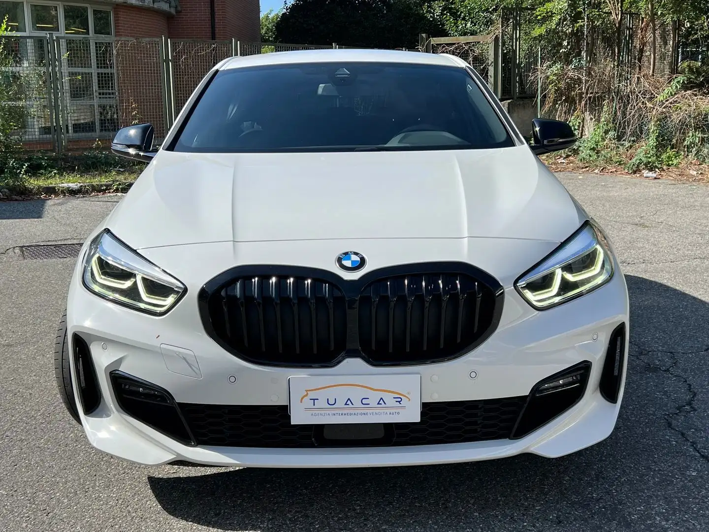 BMW M1 M Sport 118 i Blanc - 2