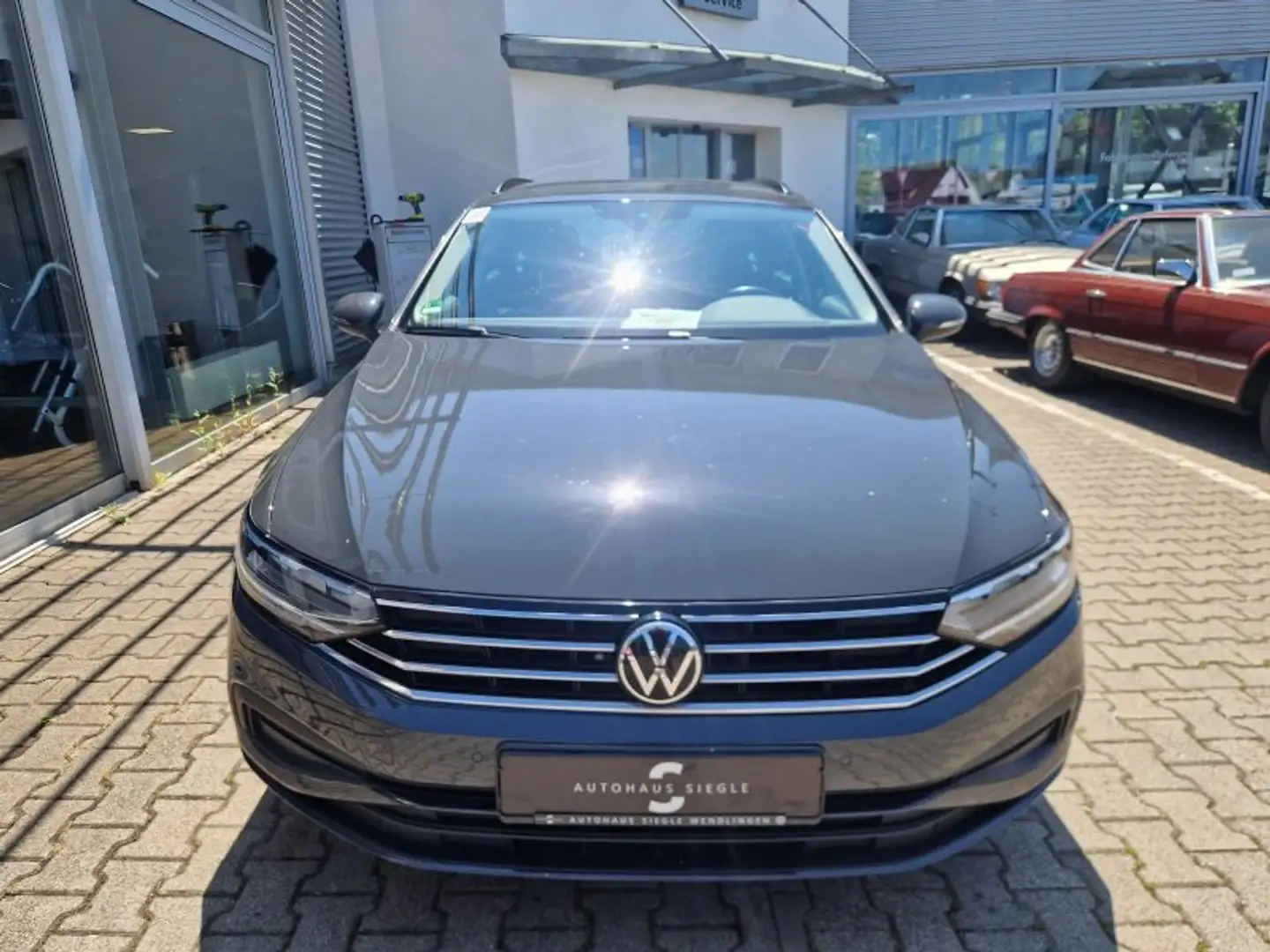 Volkswagen Passat Variant 2.0 TDI DSG Navi LED Kamera ACC Sitzheizung ALU Grau - 2