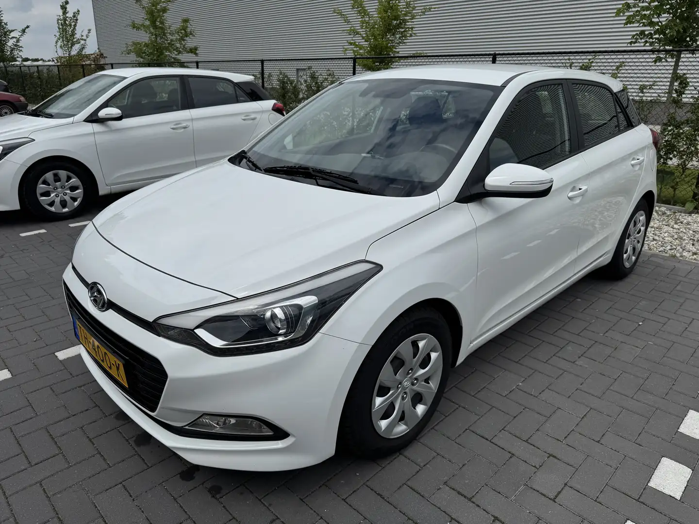 Hyundai i20 1.0 T-GDI Comfort Bílá - 1