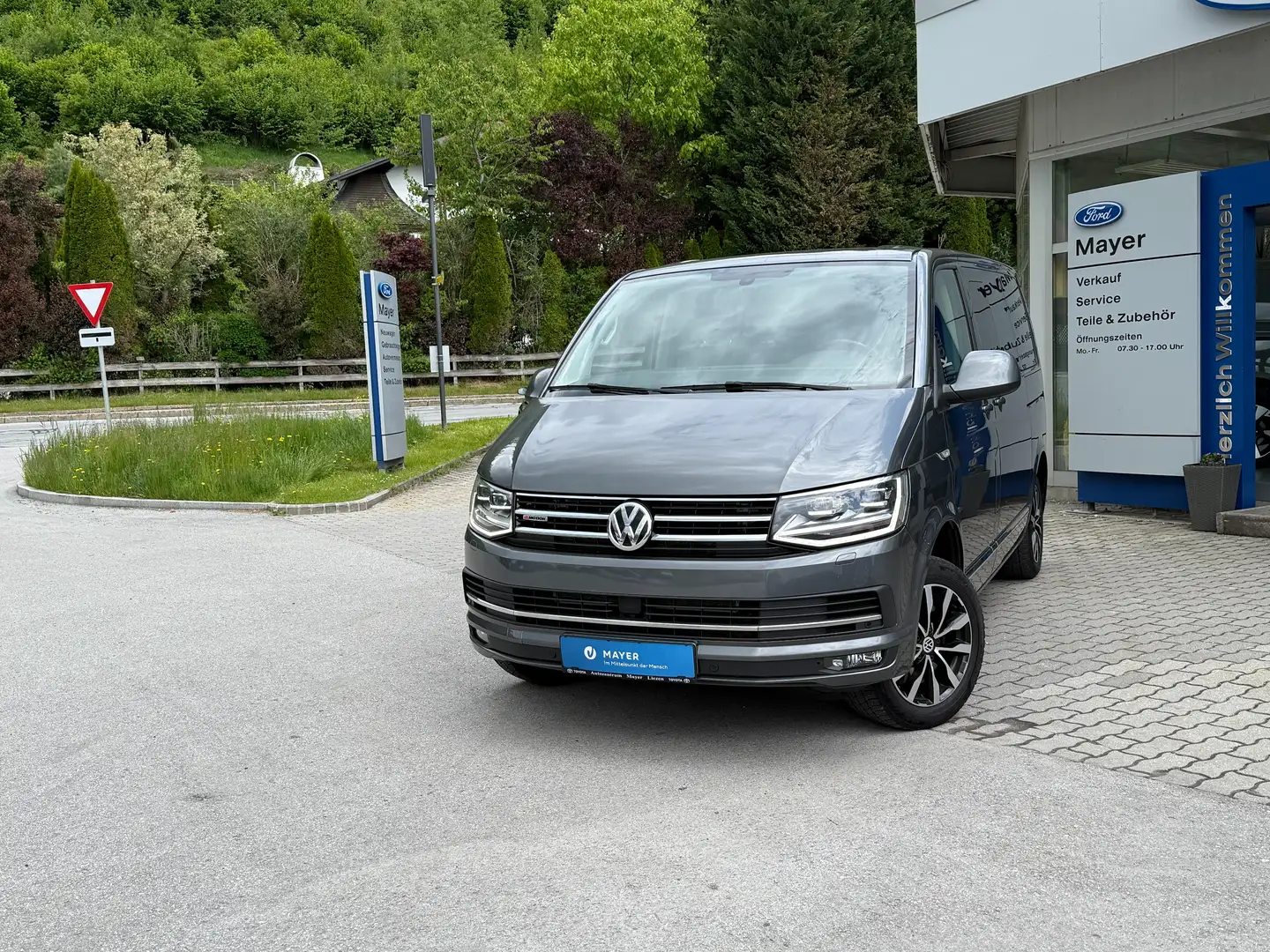 Volkswagen T6 Caravelle Comfortline 2,0 TDI 4Motion BMT DSG Gris - 2