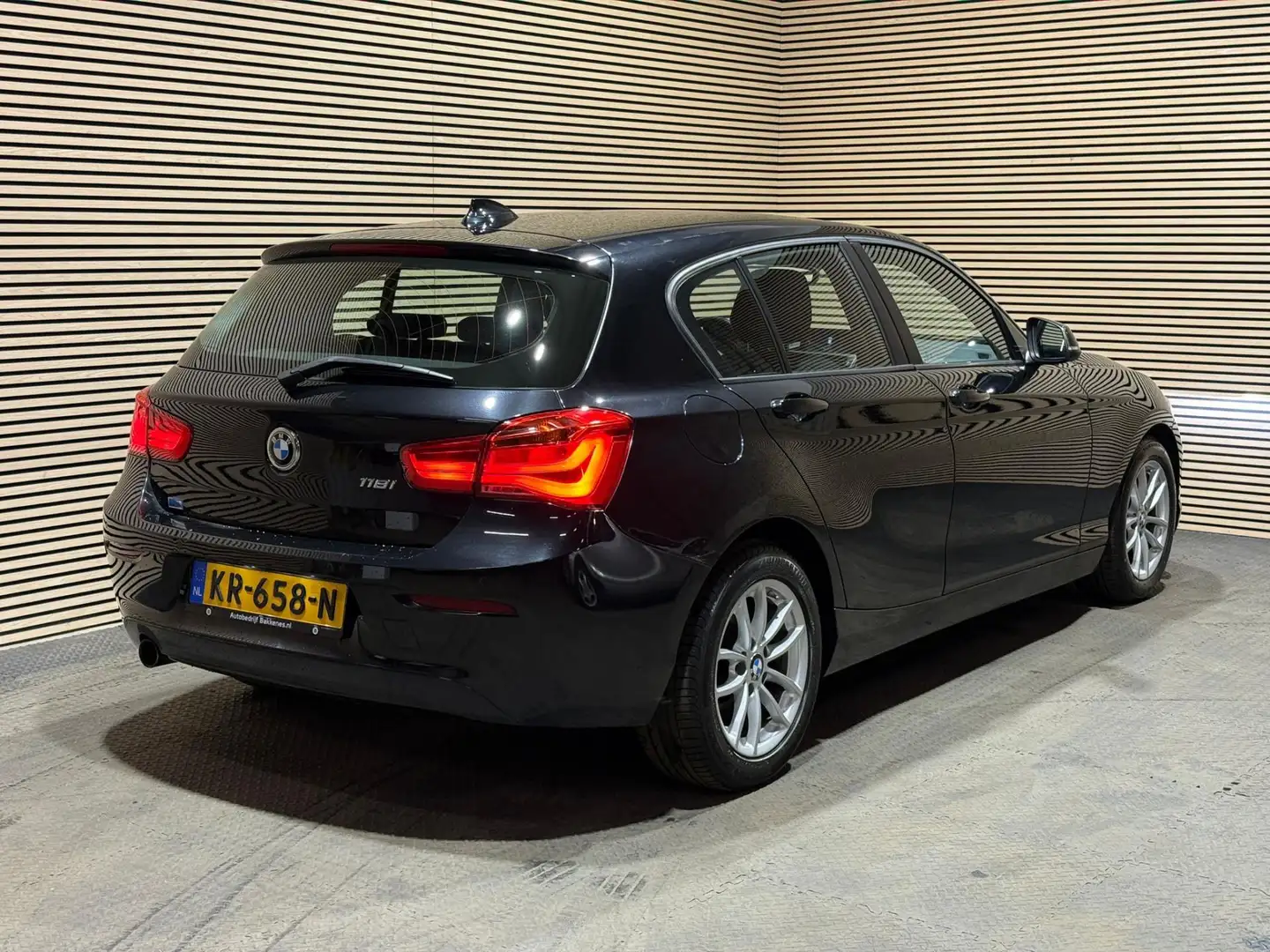 BMW 118 1-serie 118i Centennial Executive | NAP | Bluetoot Schwarz - 2