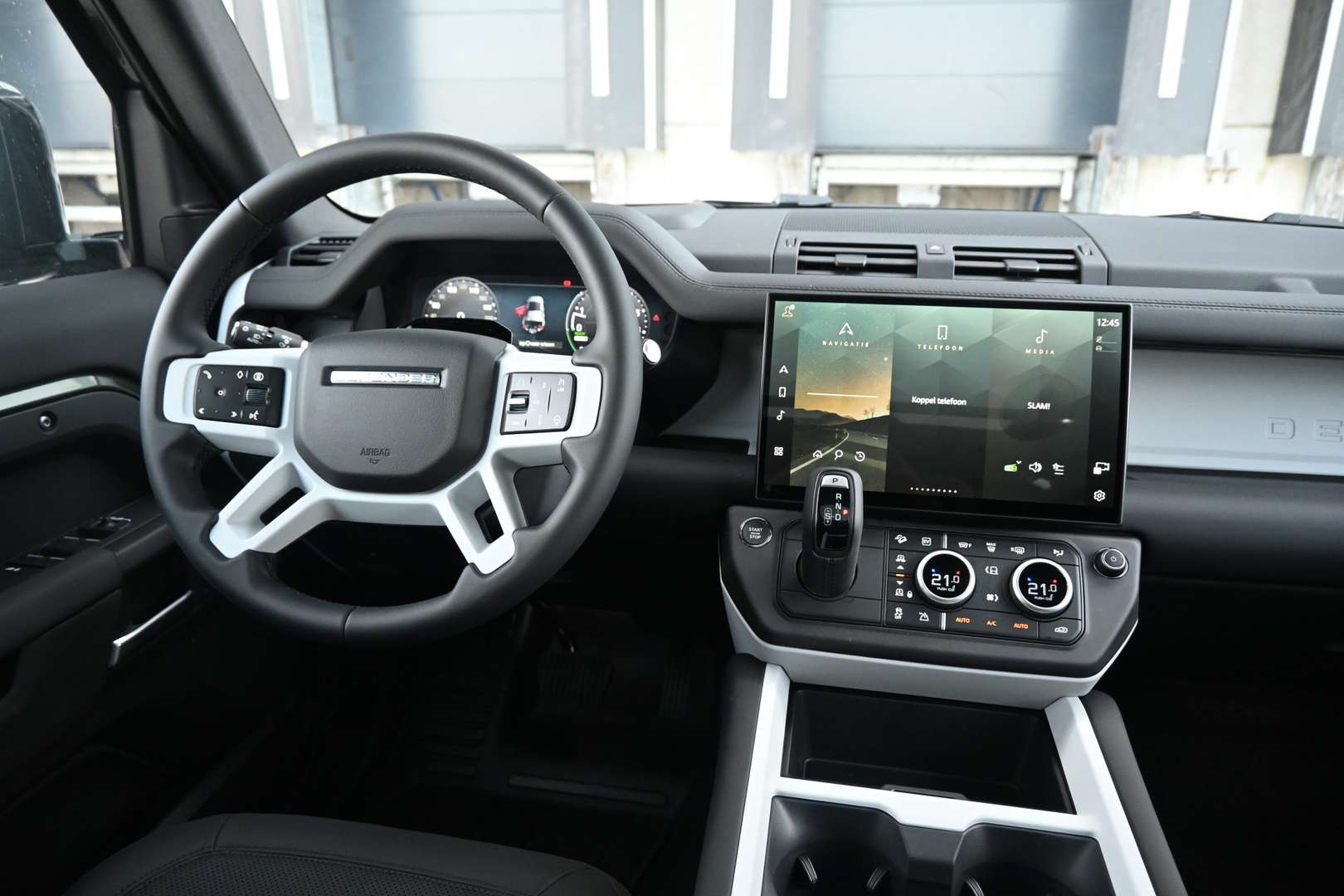 Land Rover Defender 110 Forest Edition 2.0 P300e -  - Joinsteer - #4