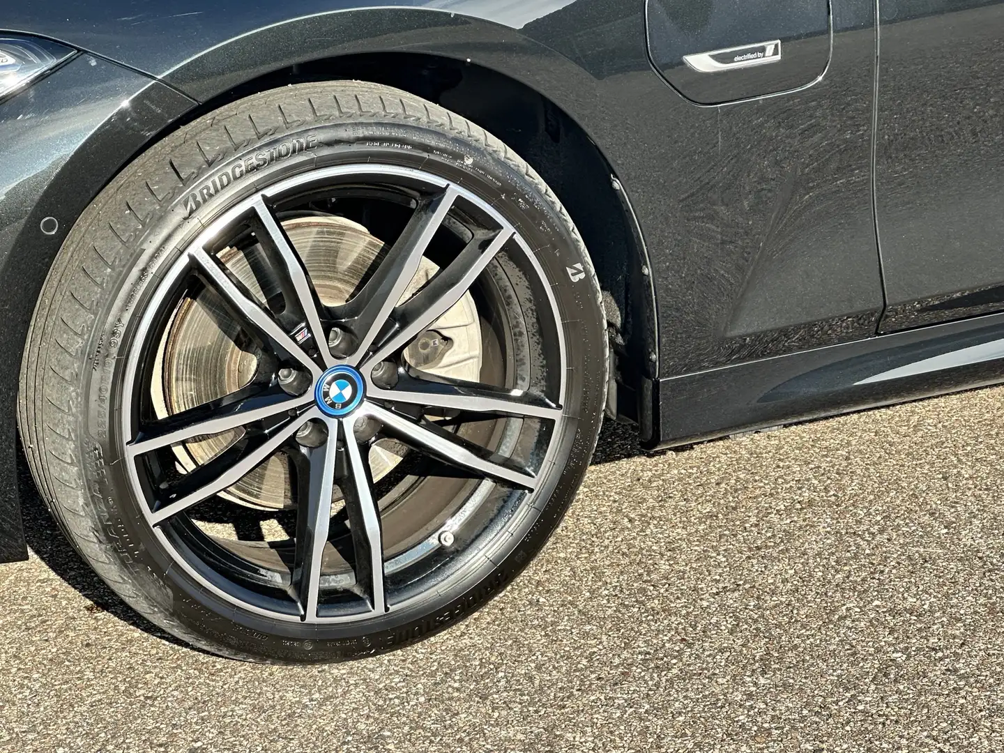 BMW 330 e M Sportpaket Head-Up HK HiFi DAB LED RFK Schwarz - 2