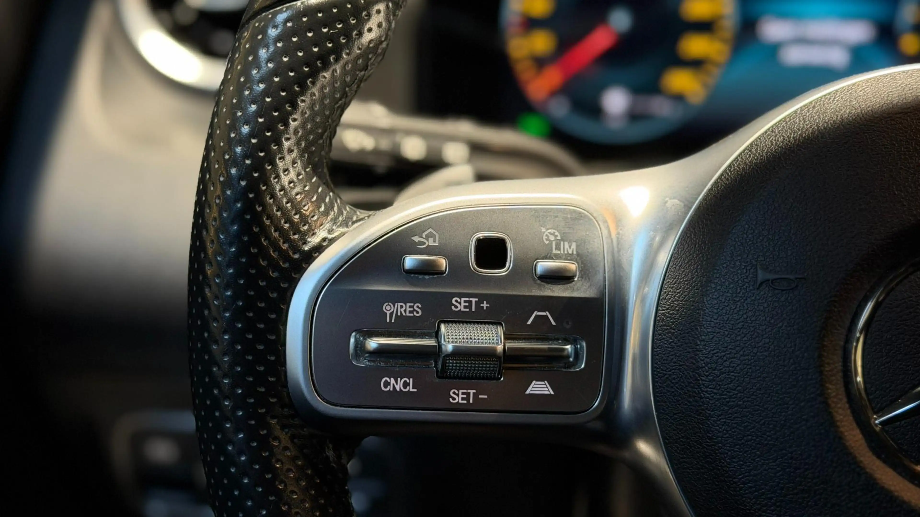 Mercedes-Benz GLA 35 AMG 4MATIC PANO|MEMORY|CAMERA|STOELVERWARMING|ACC — photo 19
