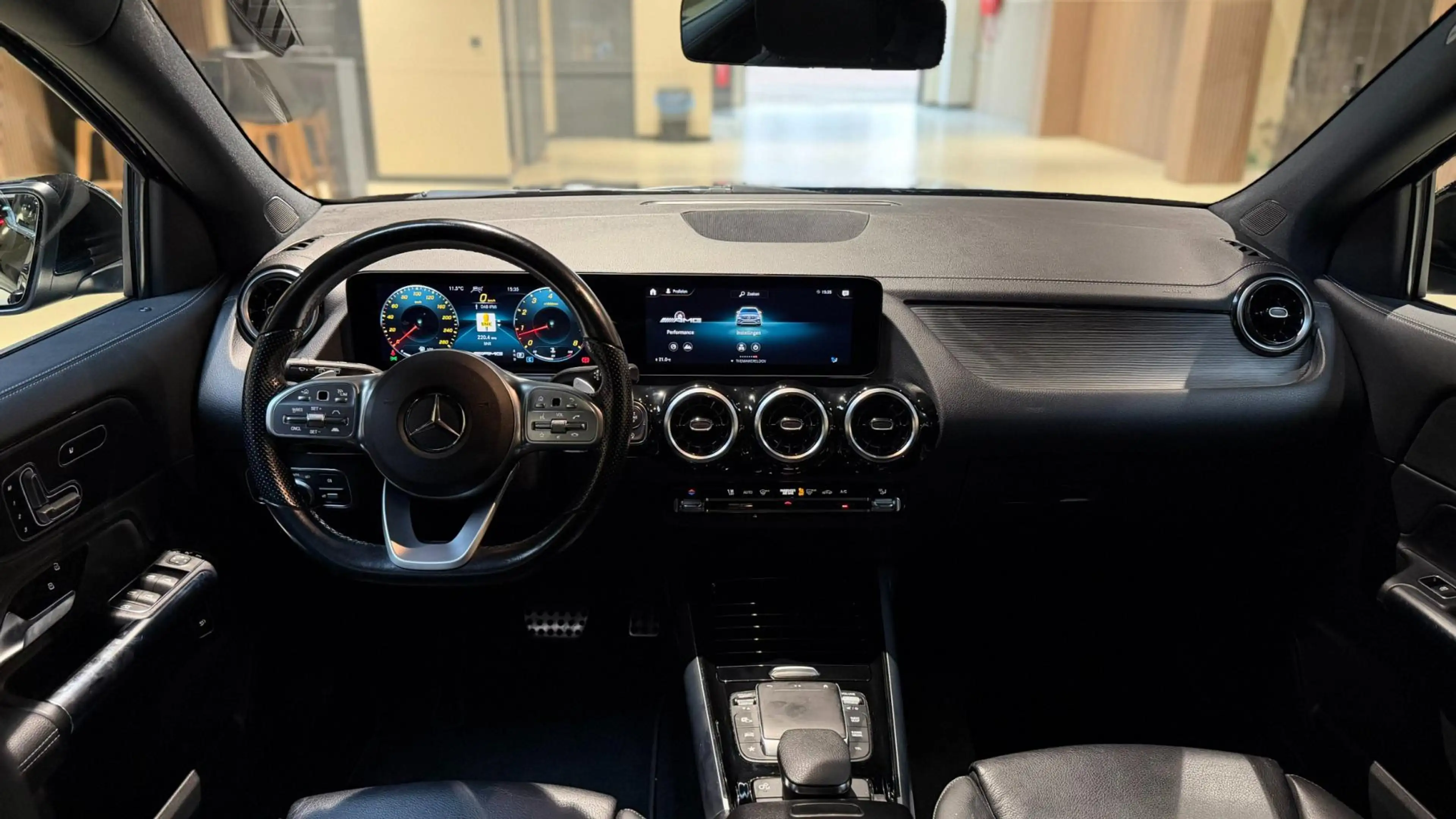 Mercedes-Benz GLA 35 AMG 4MATIC PANO|MEMORY|CAMERA|STOELVERWARMING|ACC — photo 3