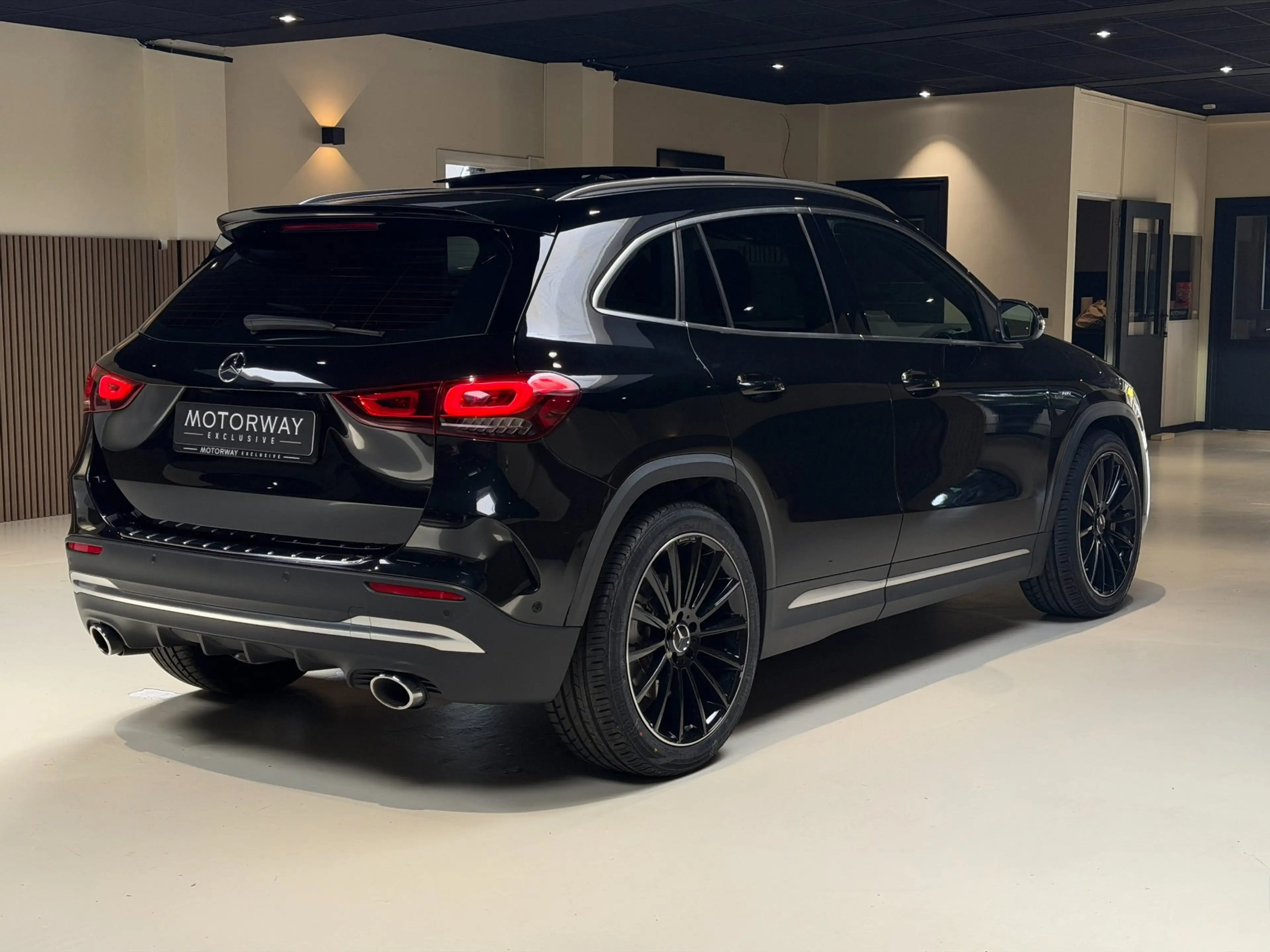 Mercedes-Benz GLA 35 AMG 4MATIC PANO|MEMORY|CAMERA|STOELVERWARMING|ACC — photo 8